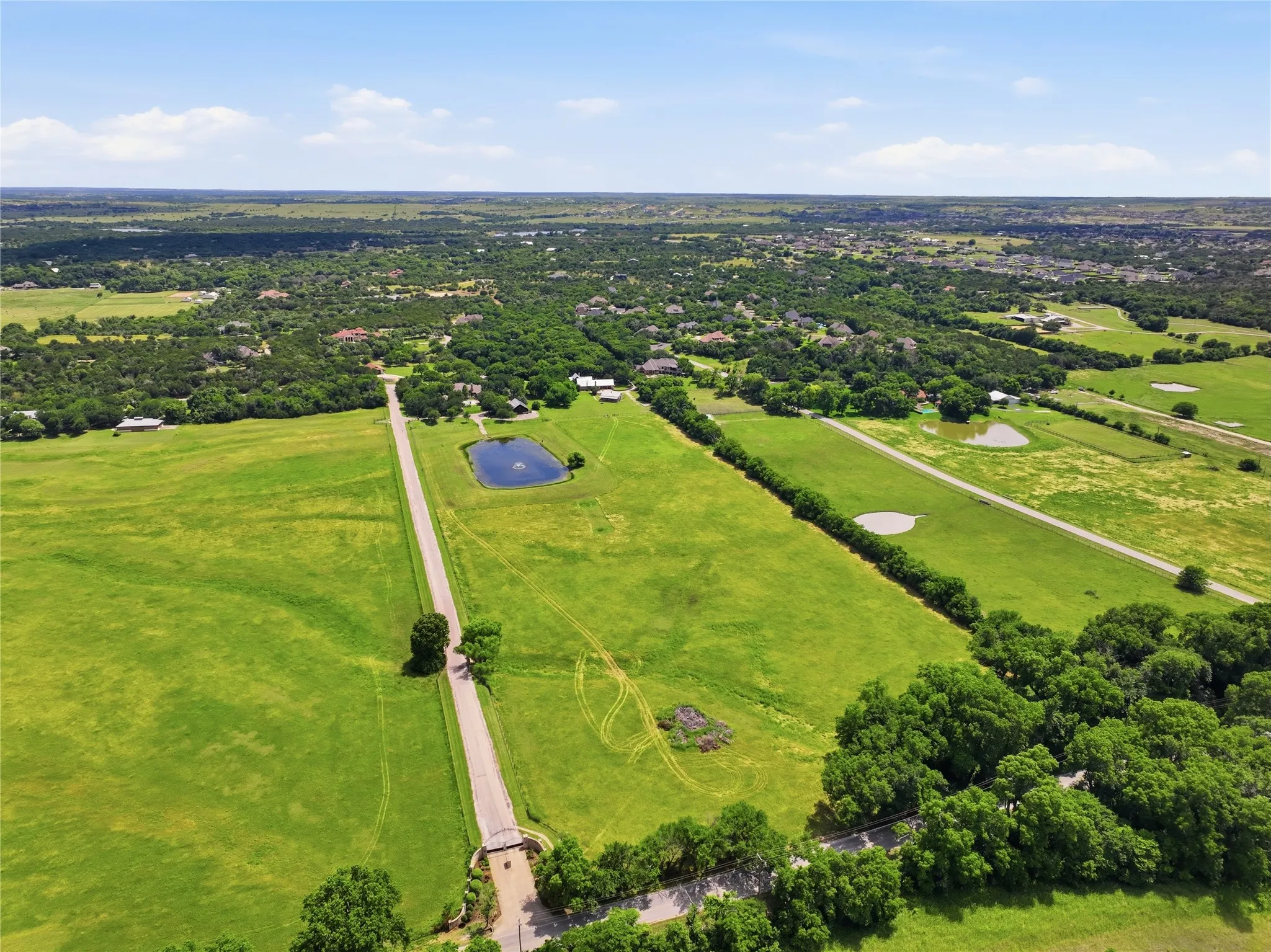 Single Family Residence For Sale in Parker County , 129 Trinity Bluffs, Aledo, Texas 76008, 4 Bedroom, 5 Bathroom, 3 Garage spaces, 4,410 Sqft, built in 2005, Price $2,249,000, mls#21207218, Real Estate Agent in Aledo, Homes For Sale in Parker county, Homes For Sale in Aledo, Realtor in Aledo Texas, Real Estate Brokerage Independent Realty Texas, Luminita Cordes Realtor