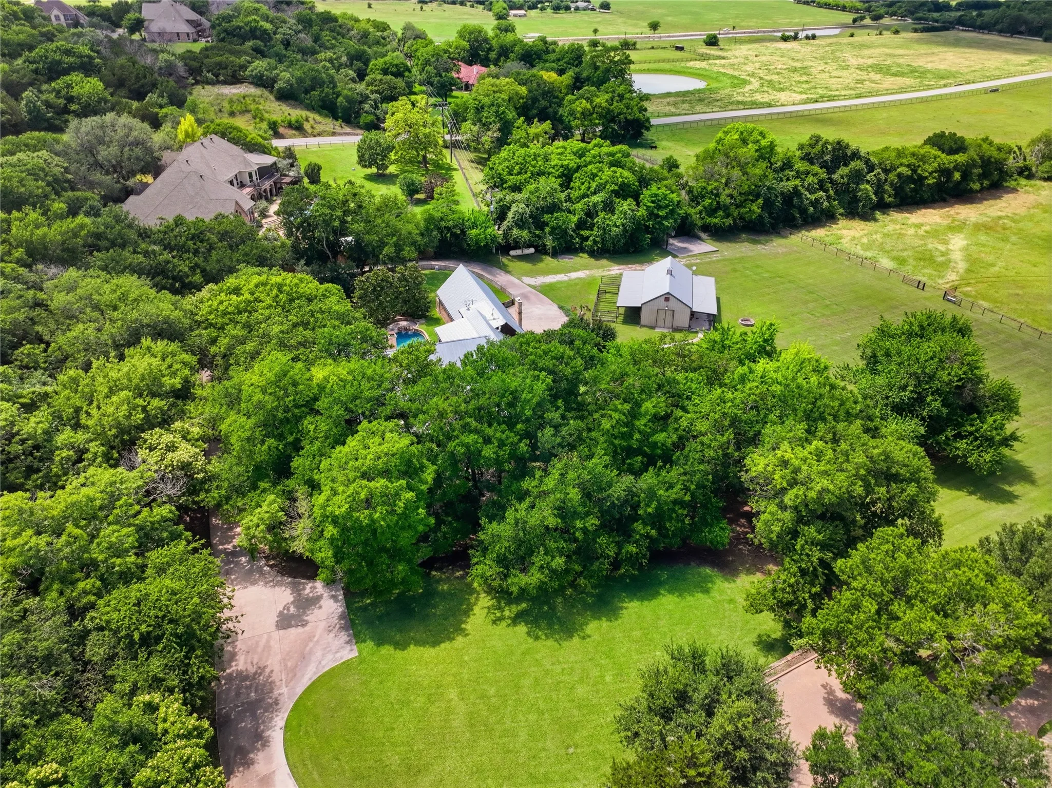 Single Family Residence For Sale in Parker County , 129 Trinity Bluffs, Aledo, Texas 76008, 4 Bedroom, 5 Bathroom, 3 Garage spaces, 4,410 Sqft, built in 2005, Price $2,249,000, mls#21207218, Real Estate Agent in Aledo, Homes For Sale in Parker county, Homes For Sale in Aledo, Realtor in Aledo Texas, Real Estate Brokerage Independent Realty Texas, Luminita Cordes Realtor