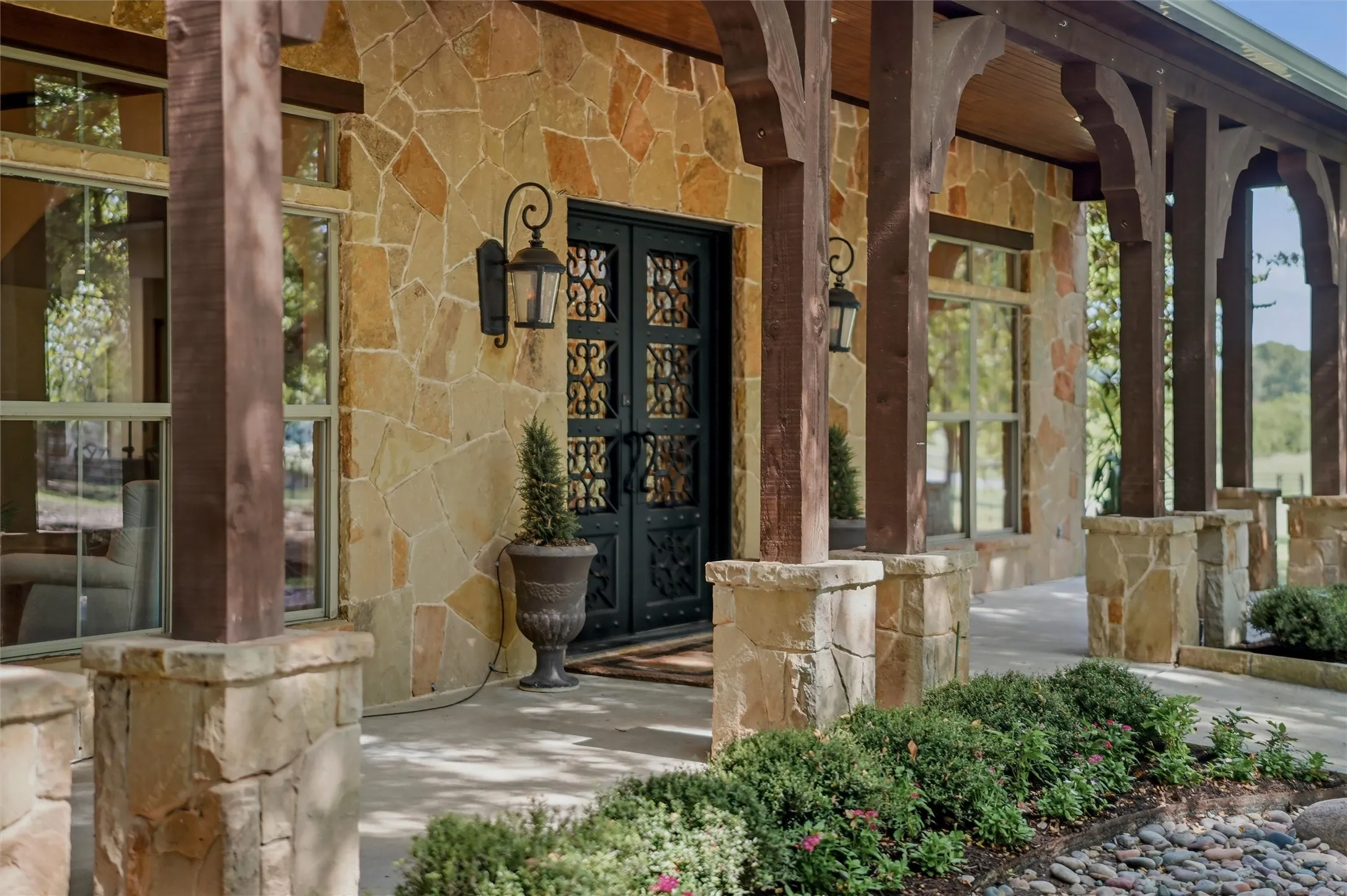 Single Family Residence For Sale in Parker County , 129 Trinity Bluffs, Aledo, Texas 76008, 4 Bedroom, 5 Bathroom, 3 Garage spaces, 4,410 Sqft, built in 2005, Price $2,249,000, mls#21207218, Real Estate Agent in Aledo, Homes For Sale in Parker county, Homes For Sale in Aledo, Realtor in Aledo Texas, Real Estate Brokerage Independent Realty Texas, Luminita Cordes Realtor