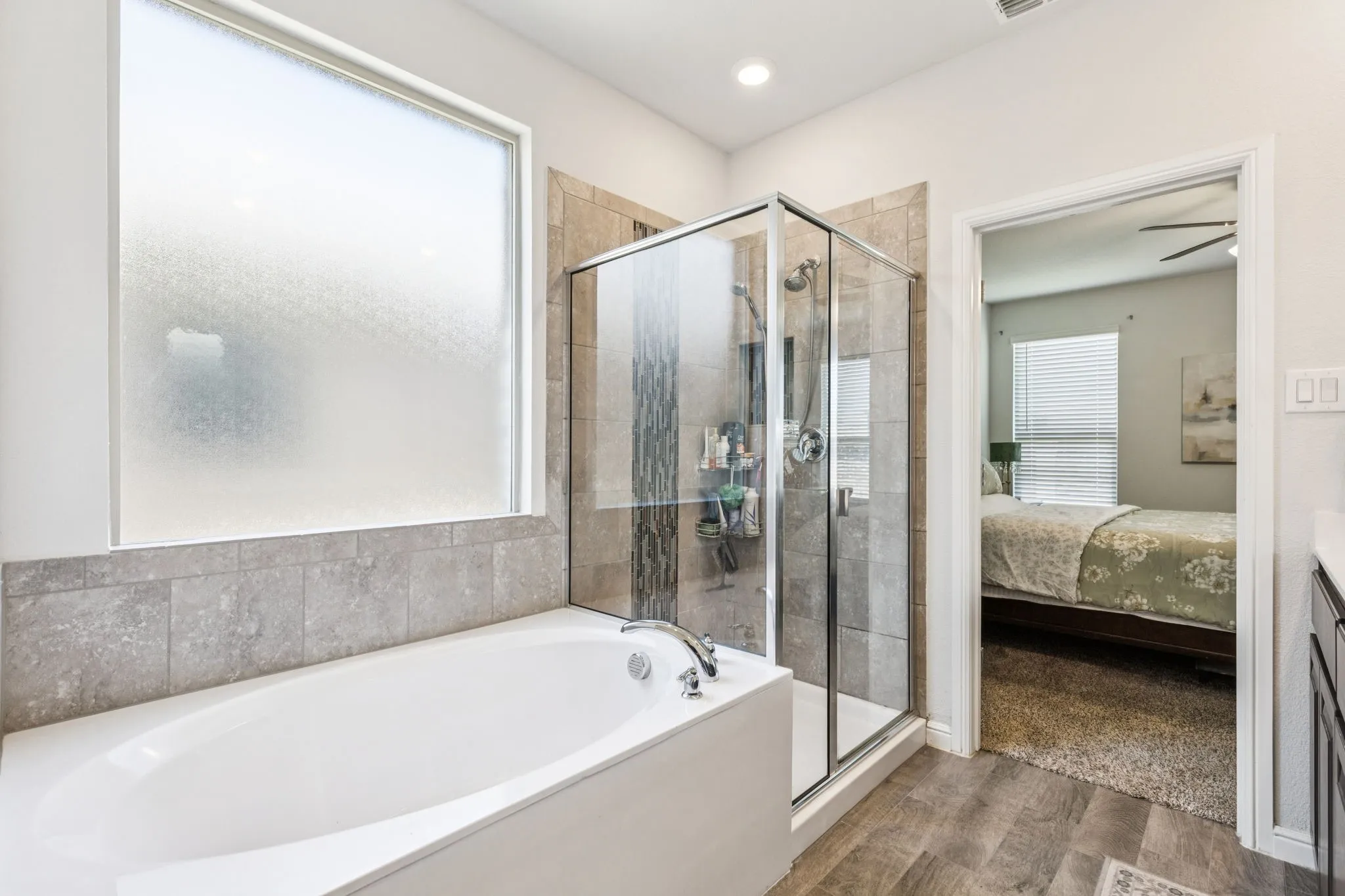 Single Family Residence For Sale in Denton County , 1449 Archway Court, Fort Worth, Texas 76247, 4 Bedroom, 4 Bathroom, 2 Garage spaces, 2,820 Sqft, built in 2020, Preowned, mls#21207982, Real Estate Agent in Fort Worth, Homes For Sale in Denton county, Homes For Sale in Fort Worth, Realtor in Fort Worth Texas, Real Estate Brokerage Independent Realty Texas, Luminita Cordes Realtor
