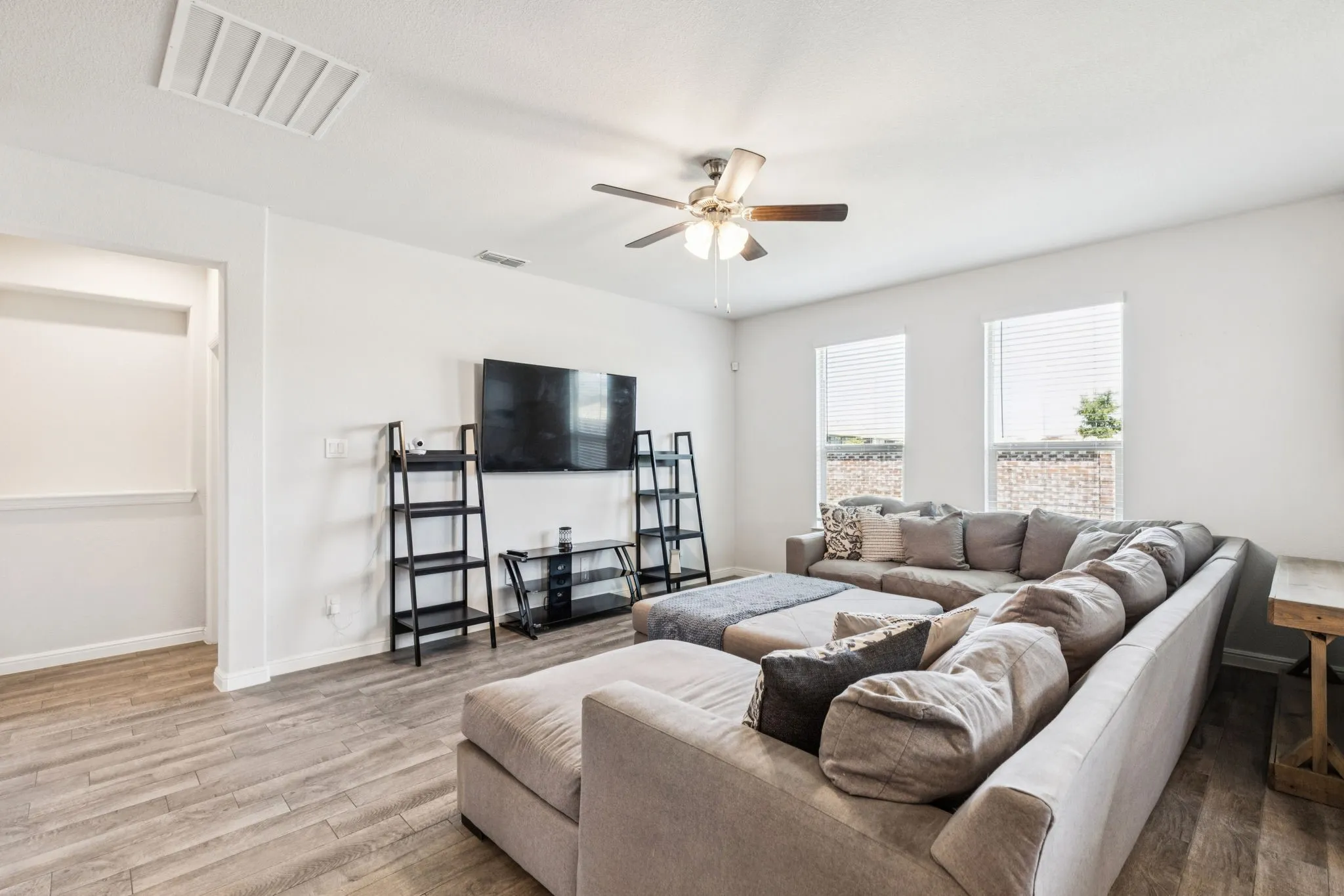 Single Family Residence For Sale in Denton County , 1449 Archway Court, Fort Worth, Texas 76247, 4 Bedroom, 4 Bathroom, 2 Garage spaces, 2,820 Sqft, built in 2020, Preowned, mls#21207982, Real Estate Agent in Fort Worth, Homes For Sale in Denton county, Homes For Sale in Fort Worth, Realtor in Fort Worth Texas, Real Estate Brokerage Independent Realty Texas, Luminita Cordes Realtor