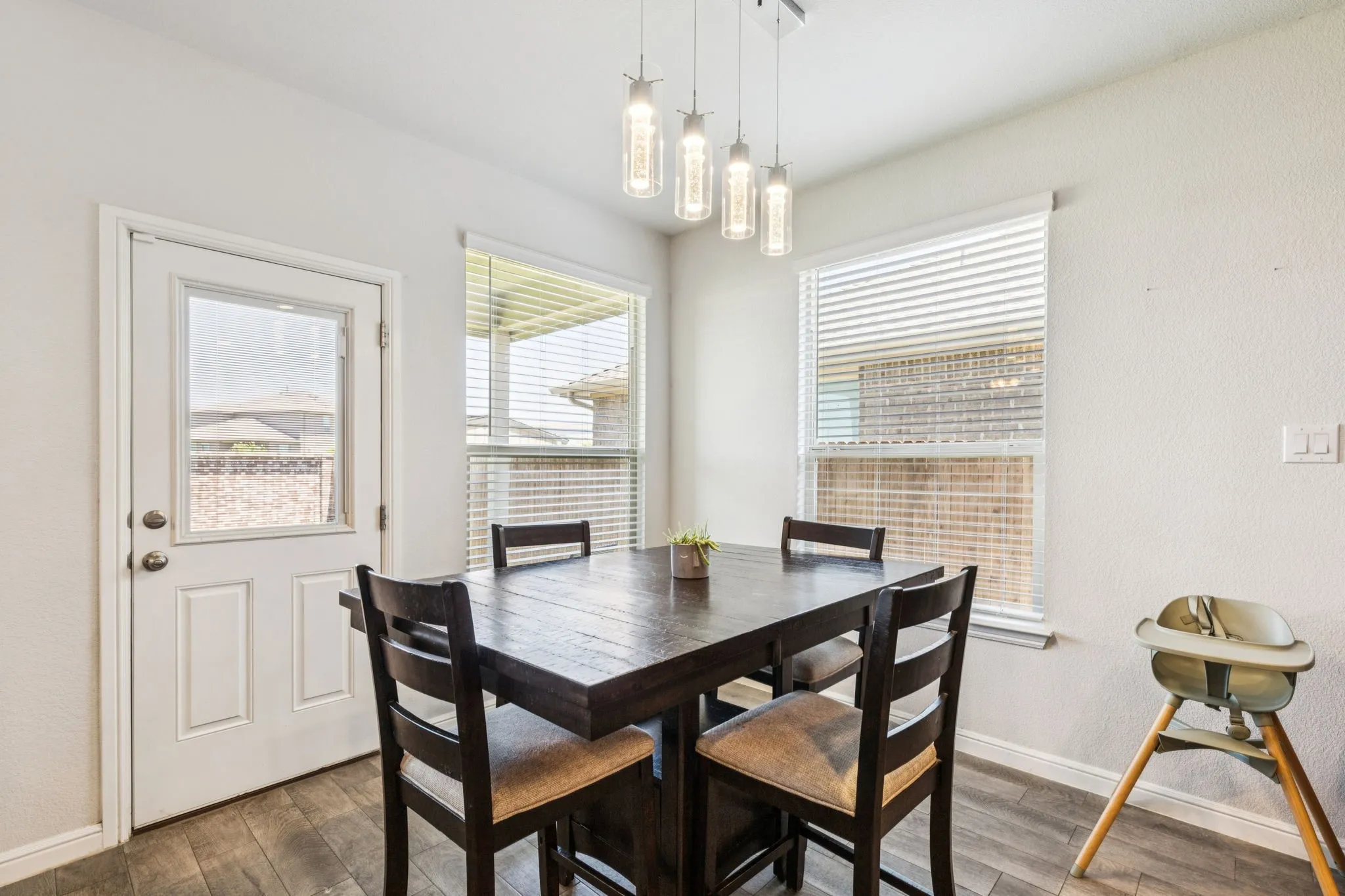 Single Family Residence For Sale in Denton County , 1449 Archway Court, Fort Worth, Texas 76247, 4 Bedroom, 4 Bathroom, 2 Garage spaces, 2,820 Sqft, built in 2020, Preowned, mls#21207982, Real Estate Agent in Fort Worth, Homes For Sale in Denton county, Homes For Sale in Fort Worth, Realtor in Fort Worth Texas, Real Estate Brokerage Independent Realty Texas, Luminita Cordes Realtor
