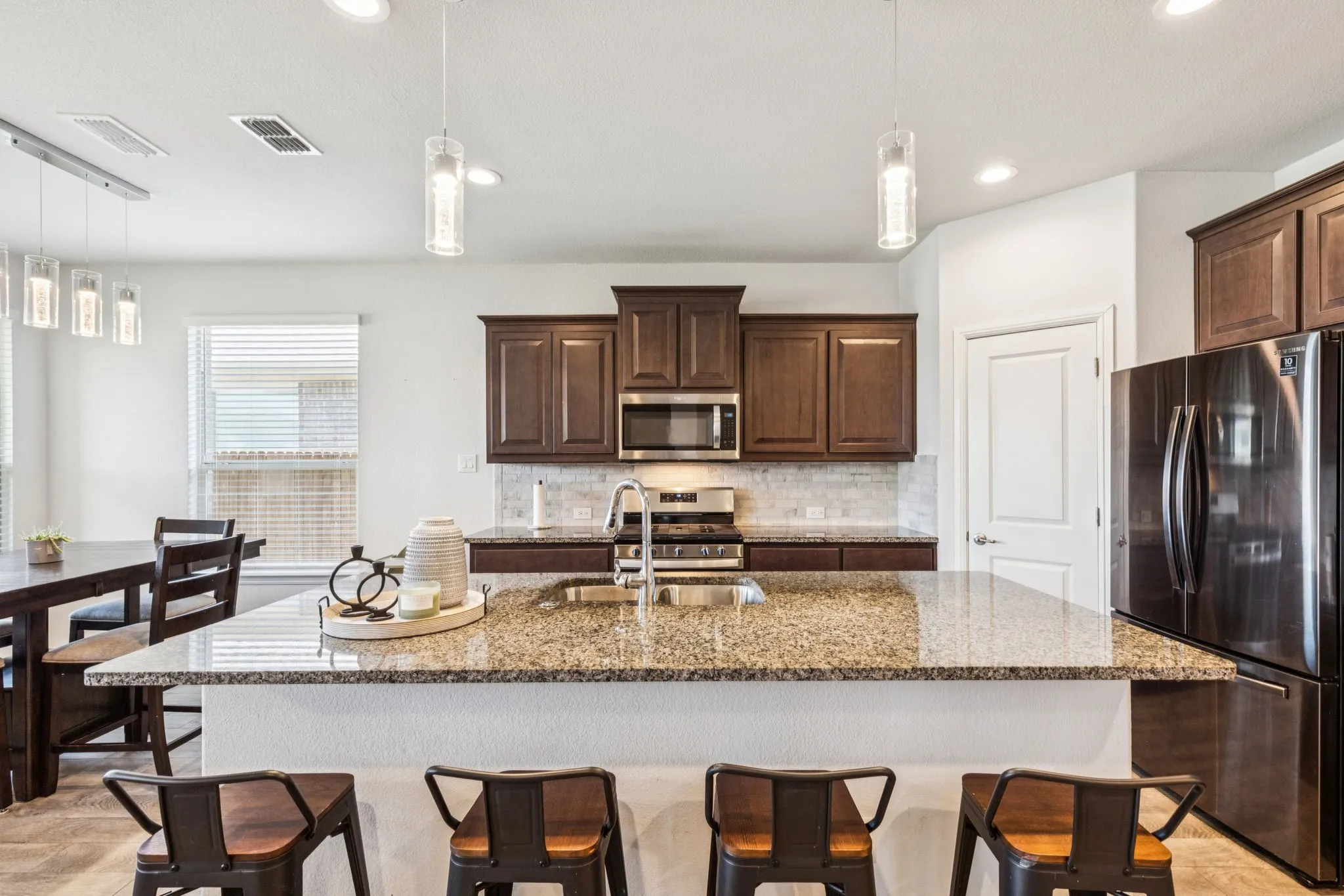 Single Family Residence For Sale in Denton County , 1449 Archway Court, Fort Worth, Texas 76247, 4 Bedroom, 4 Bathroom, 2 Garage spaces, 2,820 Sqft, built in 2020, Preowned, mls#21207982, Real Estate Agent in Fort Worth, Homes For Sale in Denton county, Homes For Sale in Fort Worth, Realtor in Fort Worth Texas, Real Estate Brokerage Independent Realty Texas, Luminita Cordes Realtor