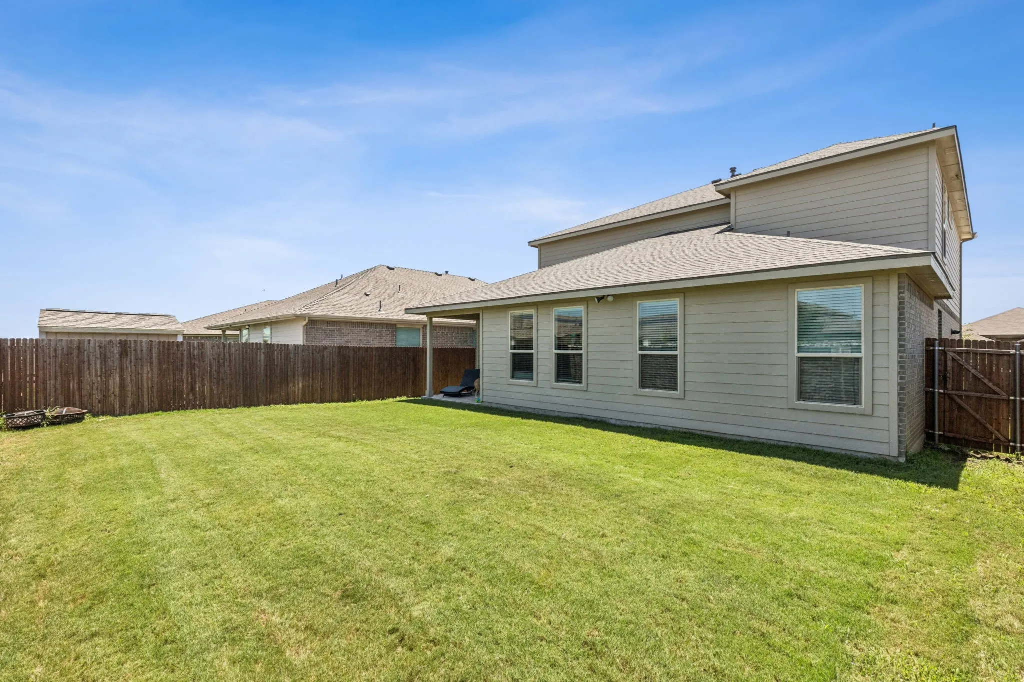 Single Family Residence For Sale in Denton County , 1449 Archway Court, Fort Worth, Texas 76247, 4 Bedroom, 4 Bathroom, 2 Garage spaces, 2,820 Sqft, built in 2020, Preowned, mls#21207982, Real Estate Agent in Fort Worth, Homes For Sale in Denton county, Homes For Sale in Fort Worth, Realtor in Fort Worth Texas, Real Estate Brokerage Independent Realty Texas, Luminita Cordes Realtor