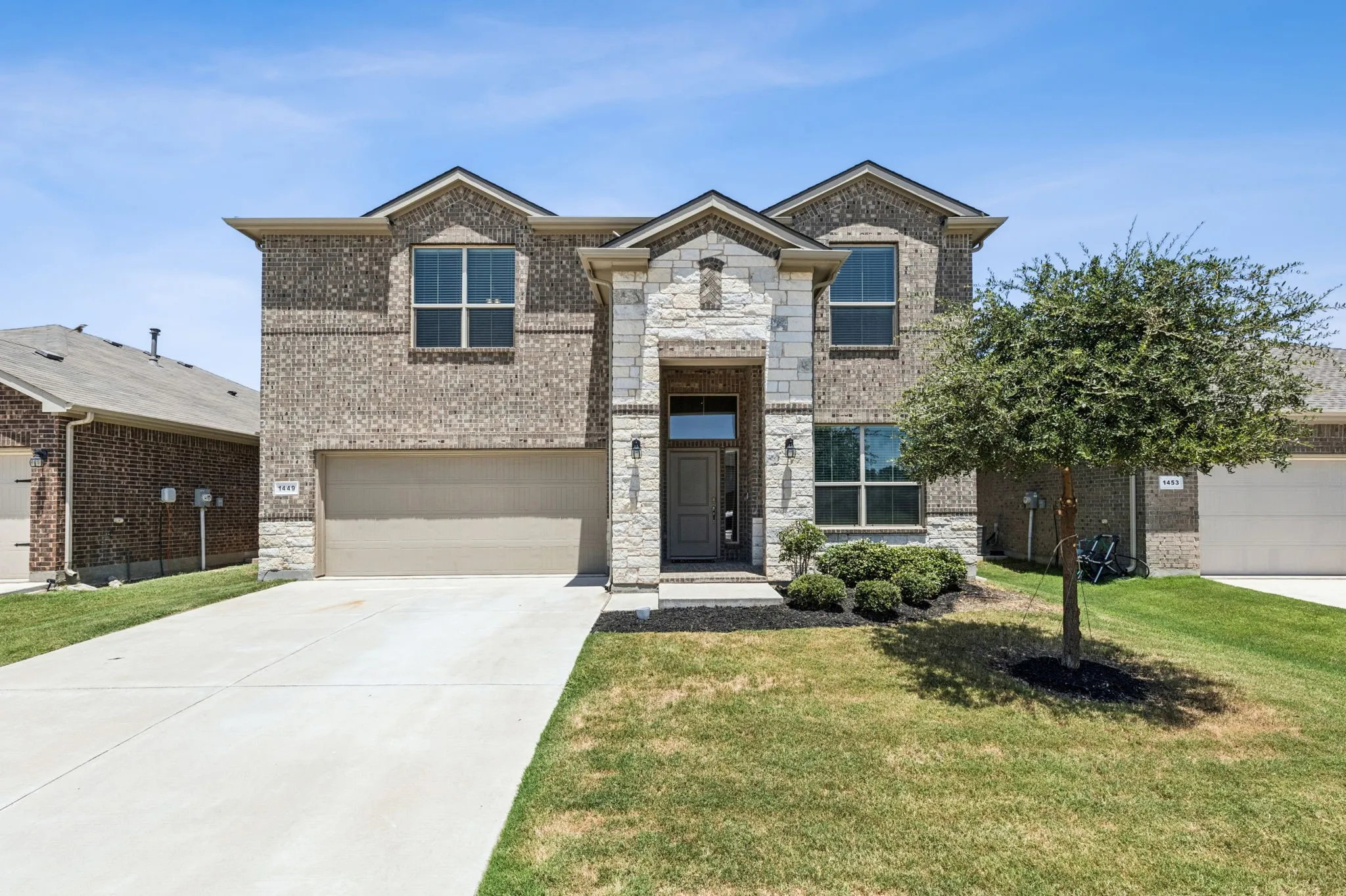 Single Family Residence For Sale in Denton County , 1449 Archway Court, Fort Worth, Texas 76247, 4 Bedroom, 4 Bathroom, 2 Garage spaces, 2,820 Sqft, built in 2020, Preowned, mls#21207982, Real Estate Agent in Fort Worth, Homes For Sale in Denton county, Homes For Sale in Fort Worth, Realtor in Fort Worth Texas, Real Estate Brokerage Independent Realty Texas, Luminita Cordes Realtor