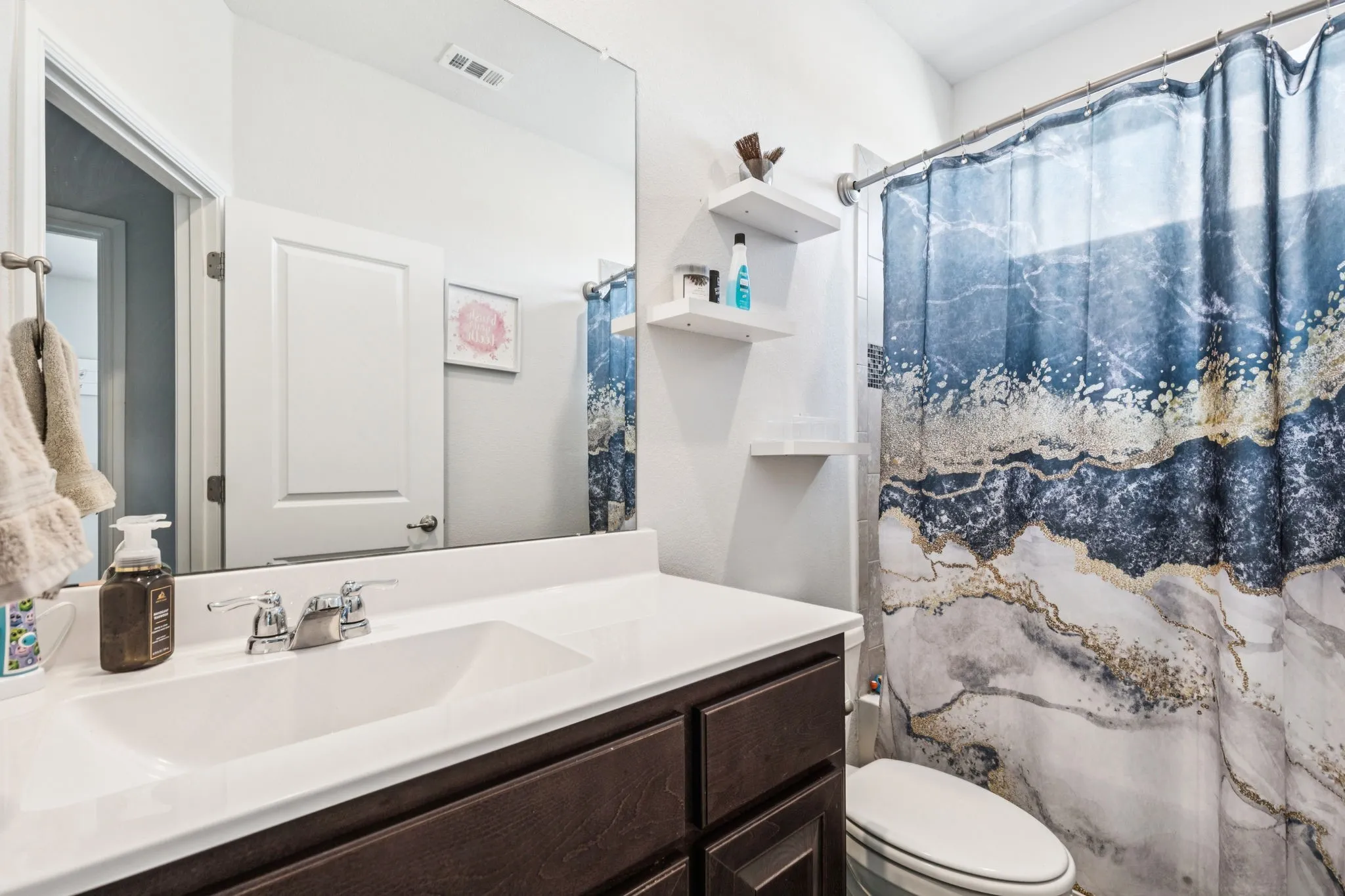 Single Family Residence For Sale in Denton County , 1449 Archway Court, Fort Worth, Texas 76247, 4 Bedroom, 4 Bathroom, 2 Garage spaces, 2,820 Sqft, built in 2020, Preowned, mls#21207982, Real Estate Agent in Fort Worth, Homes For Sale in Denton county, Homes For Sale in Fort Worth, Realtor in Fort Worth Texas, Real Estate Brokerage Independent Realty Texas, Luminita Cordes Realtor