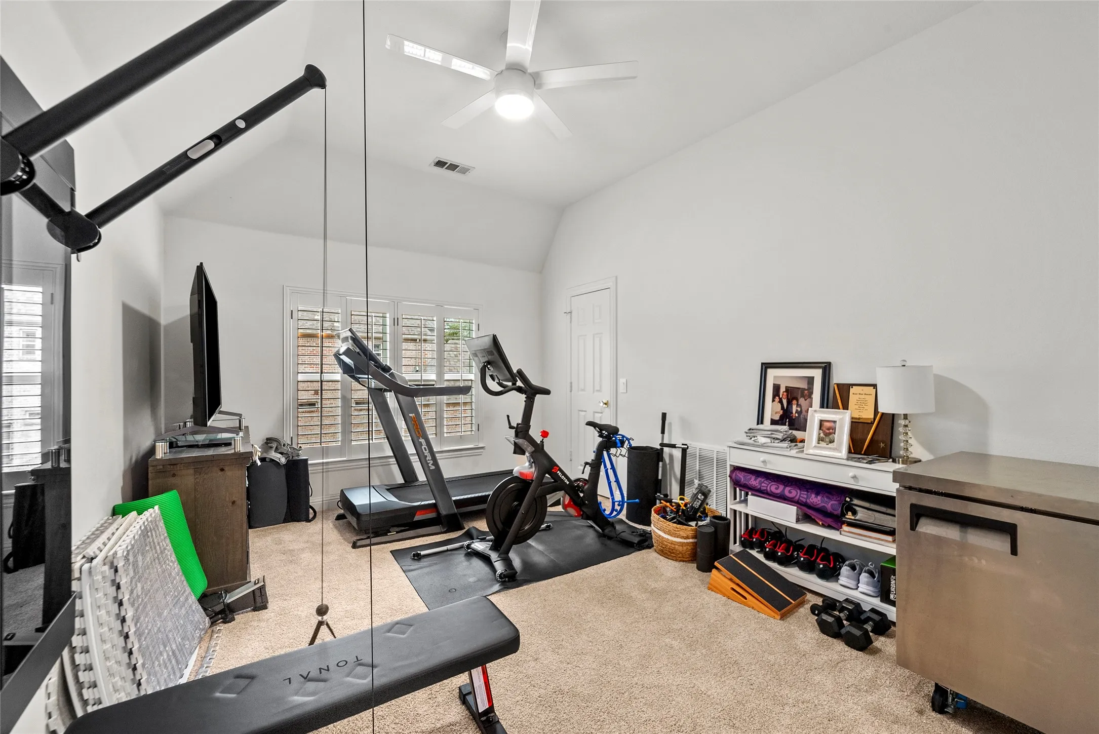 Single Family Residence For Sale in Collin County , 5952 Aberdeen Place, Frisco, Texas 75034, 4 Bedroom, 4 Bathroom, 3 Garage spaces, 4,703 Sqft, built in 2002, Preowned, mls#21205615, Real Estate Agent in Frisco, Homes For Sale in Collin county, Homes For Sale in Frisco, Realtor in Frisco Texas, Real Estate Brokerage Independent Realty Texas, Luminita Cordes Realtor