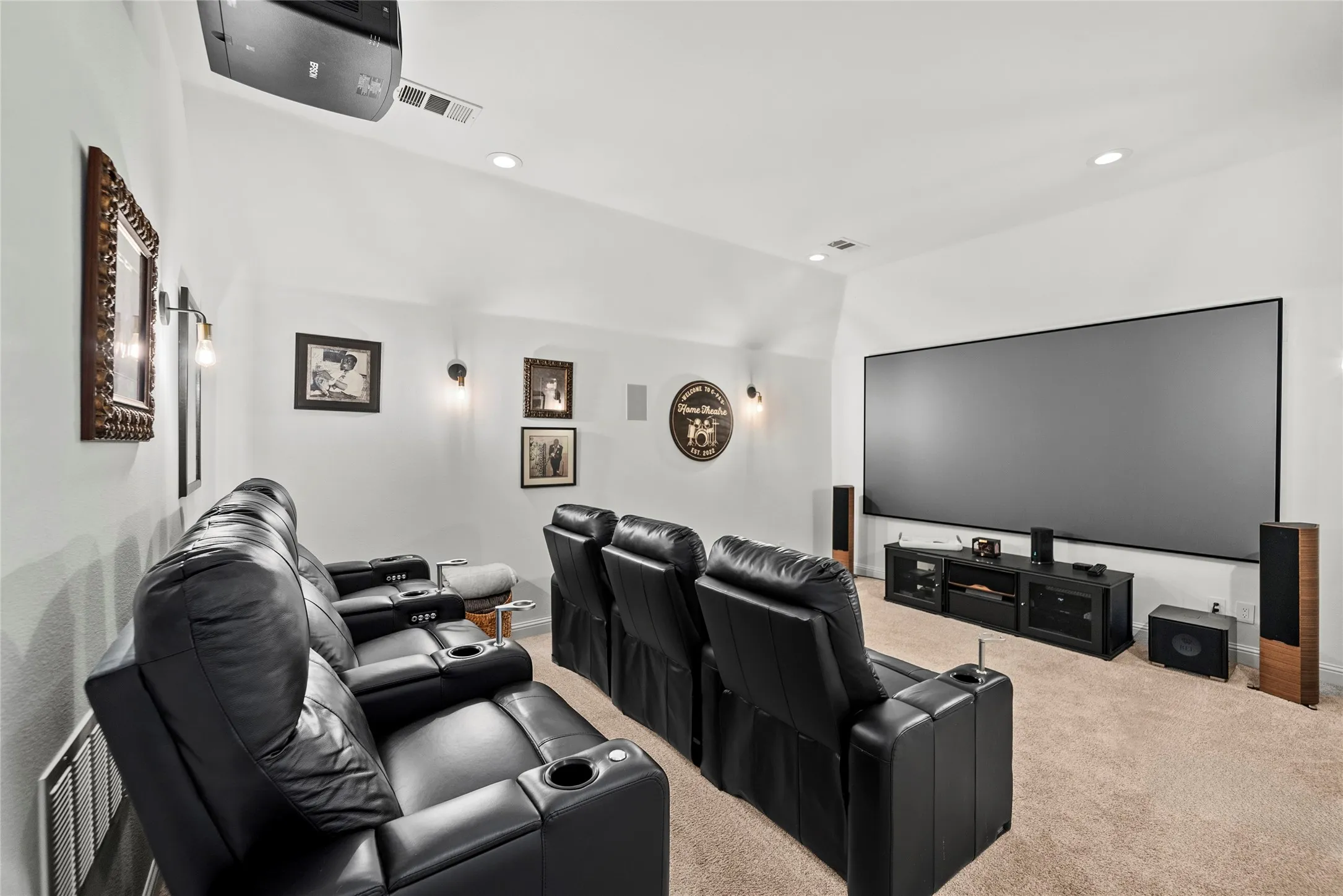 Single Family Residence For Sale in Collin County , 5952 Aberdeen Place, Frisco, Texas 75034, 4 Bedroom, 4 Bathroom, 3 Garage spaces, 4,703 Sqft, built in 2002, Preowned, mls#21205615, Real Estate Agent in Frisco, Homes For Sale in Collin county, Homes For Sale in Frisco, Realtor in Frisco Texas, Real Estate Brokerage Independent Realty Texas, Luminita Cordes Realtor