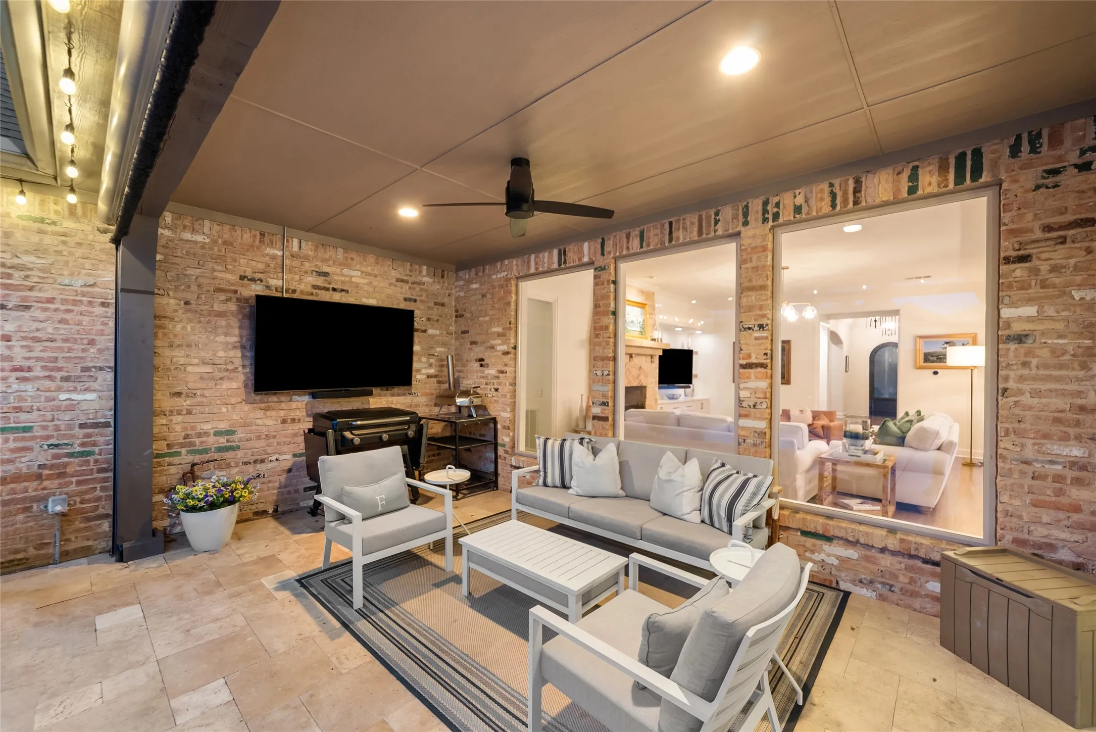 Single Family Residence For Sale in Collin County , 5952 Aberdeen Place, Frisco, Texas 75034, 4 Bedroom, 4 Bathroom, 3 Garage spaces, 4,703 Sqft, built in 2002, Preowned, mls#21205615, Real Estate Agent in Frisco, Homes For Sale in Collin county, Homes For Sale in Frisco, Realtor in Frisco Texas, Real Estate Brokerage Independent Realty Texas, Luminita Cordes Realtor