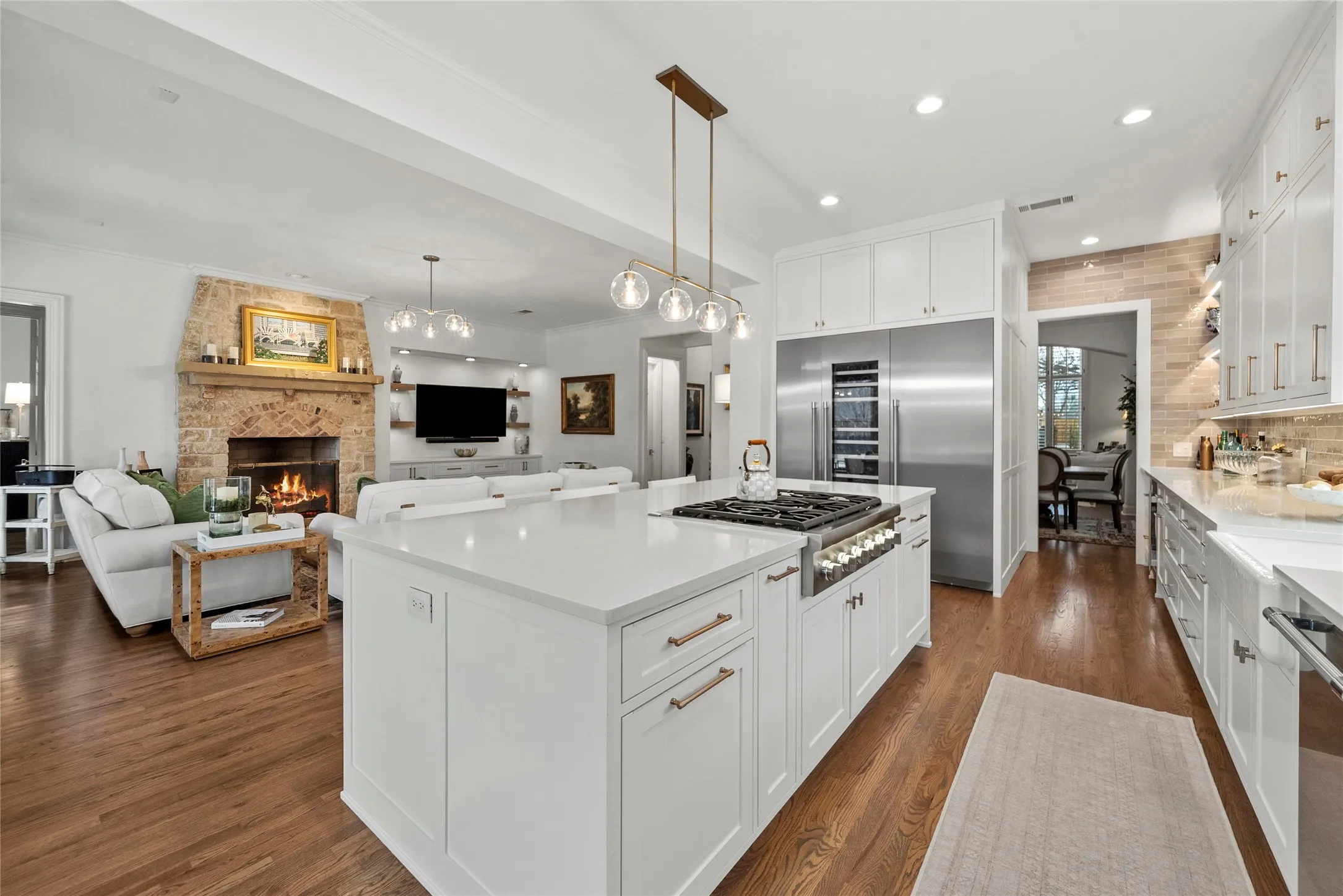 Single Family Residence For Sale in Collin County , 5952 Aberdeen Place, Frisco, Texas 75034, 4 Bedroom, 4 Bathroom, 3 Garage spaces, 4,703 Sqft, built in 2002, Preowned, mls#21205615, Real Estate Agent in Frisco, Homes For Sale in Collin county, Homes For Sale in Frisco, Realtor in Frisco Texas, Real Estate Brokerage Independent Realty Texas, Luminita Cordes Realtor