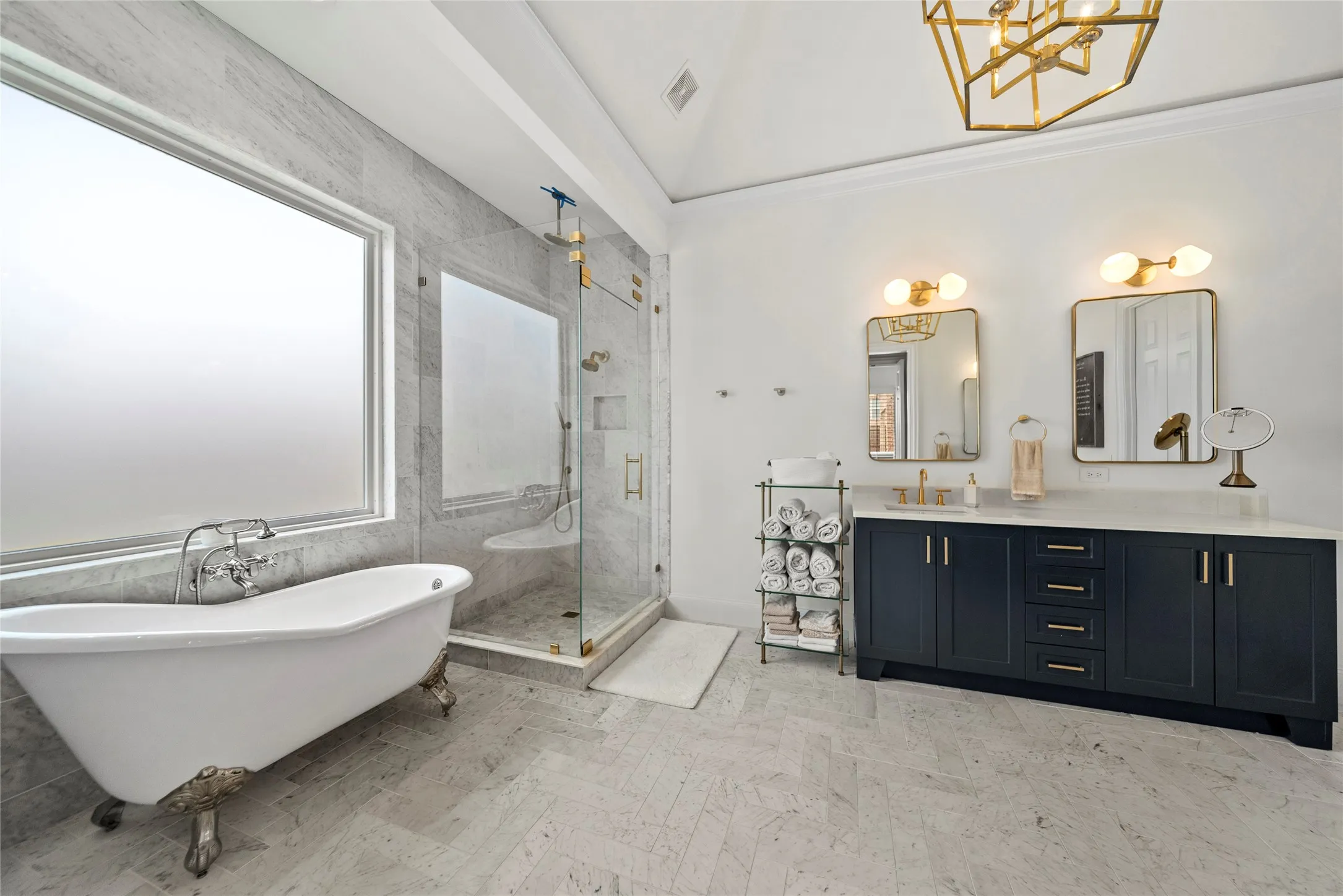 Single Family Residence For Sale in Collin County , 5952 Aberdeen Place, Frisco, Texas 75034, 4 Bedroom, 4 Bathroom, 3 Garage spaces, 4,703 Sqft, built in 2002, Preowned, mls#21205615, Real Estate Agent in Frisco, Homes For Sale in Collin county, Homes For Sale in Frisco, Realtor in Frisco Texas, Real Estate Brokerage Independent Realty Texas, Luminita Cordes Realtor