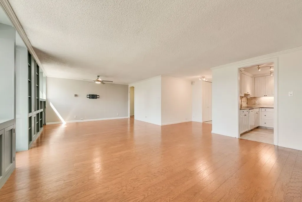 Condominium For Sale in Dallas County , 3883 Turtle Creek Boulevard 2014, Dallas, Texas 75219, 2 Bedroom, 2 Bathroom, 2 Garage spaces, 1,287 Sqft, built in 1963, Preowned, mls#21203792, Real Estate Agent in Dallas, Homes For Sale in Dallas county, Homes For Sale in Dallas, Realtor in Dallas Texas, Real Estate Brokerage Independent Realty Texas, Luminita Cordes Realtor