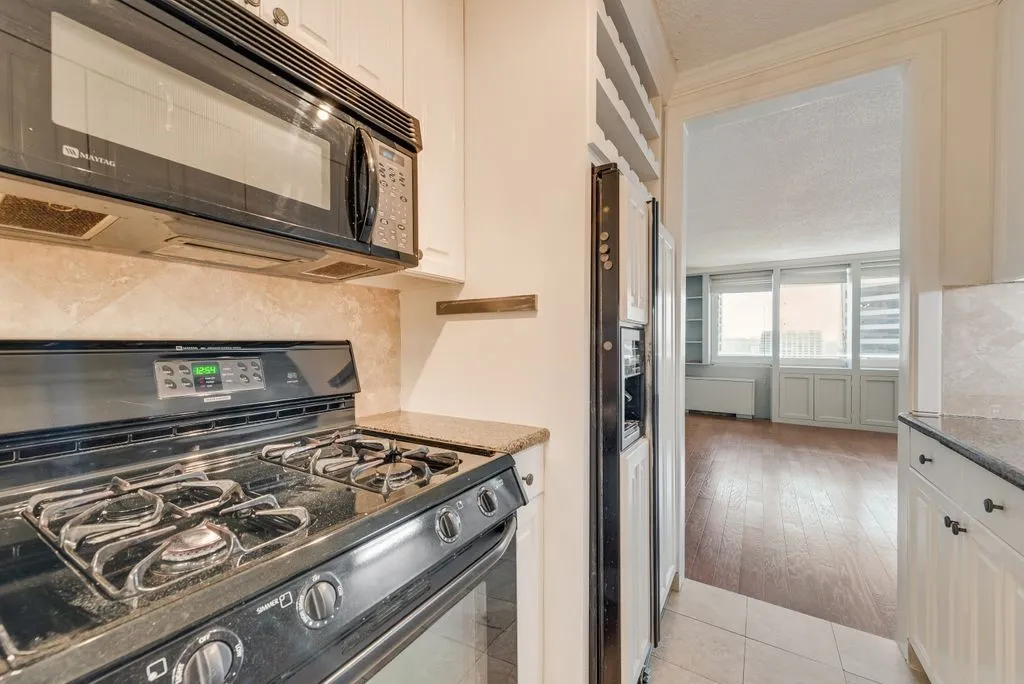 Condominium For Sale in Dallas County , 3883 Turtle Creek Boulevard 2014, Dallas, Texas 75219, 2 Bedroom, 2 Bathroom, 2 Garage spaces, 1,287 Sqft, built in 1963, Preowned, mls#21203792, Real Estate Agent in Dallas, Homes For Sale in Dallas county, Homes For Sale in Dallas, Realtor in Dallas Texas, Real Estate Brokerage Independent Realty Texas, Luminita Cordes Realtor