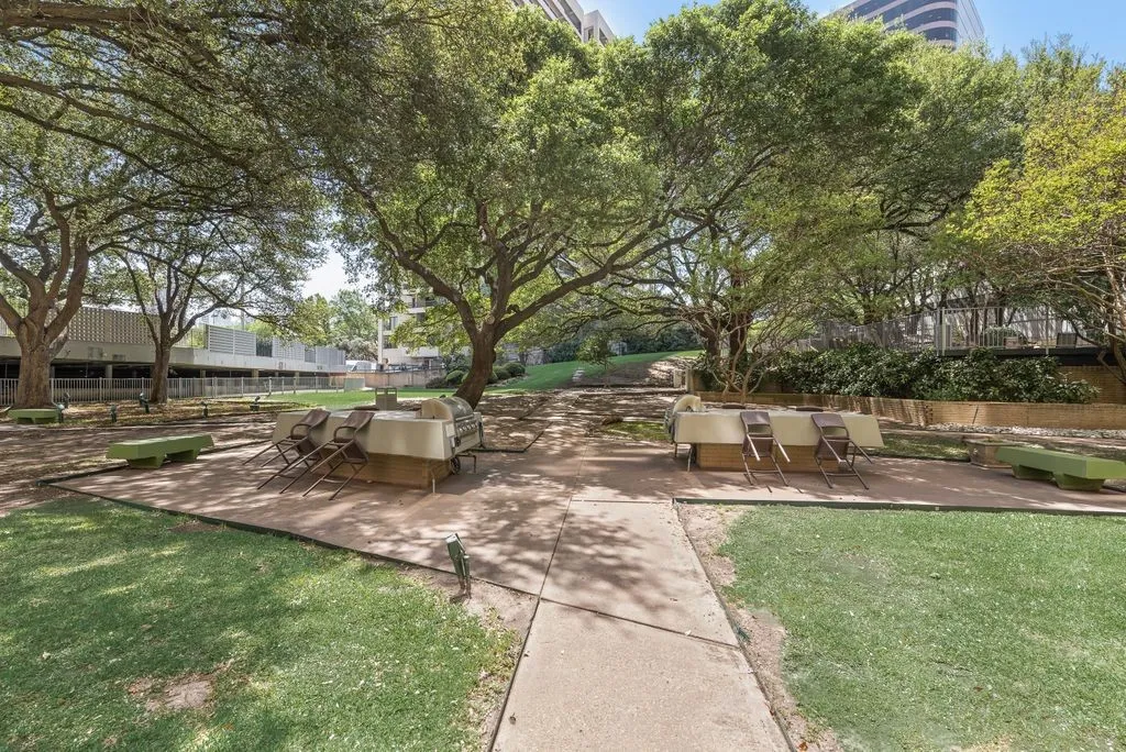 Condominium For Sale in Dallas County , 3883 Turtle Creek Boulevard 2014, Dallas, Texas 75219, 2 Bedroom, 2 Bathroom, 2 Garage spaces, 1,287 Sqft, built in 1963, Preowned, mls#21203792, Real Estate Agent in Dallas, Homes For Sale in Dallas county, Homes For Sale in Dallas, Realtor in Dallas Texas, Real Estate Brokerage Independent Realty Texas, Luminita Cordes Realtor