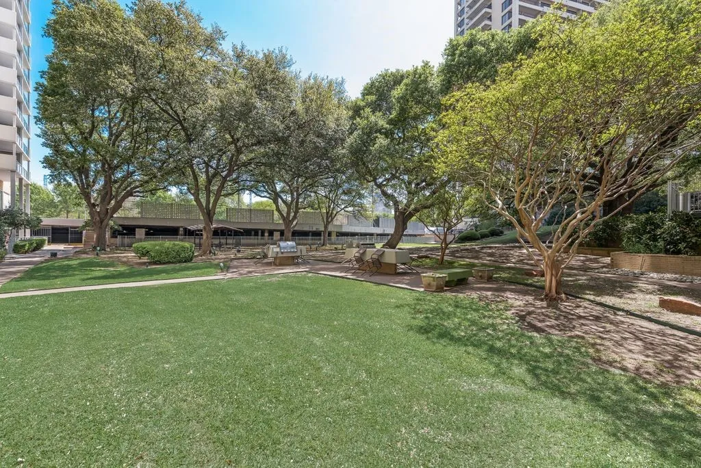 Condominium For Sale in Dallas County , 3883 Turtle Creek Boulevard 2014, Dallas, Texas 75219, 2 Bedroom, 2 Bathroom, 2 Garage spaces, 1,287 Sqft, built in 1963, Preowned, mls#21203792, Real Estate Agent in Dallas, Homes For Sale in Dallas county, Homes For Sale in Dallas, Realtor in Dallas Texas, Real Estate Brokerage Independent Realty Texas, Luminita Cordes Realtor