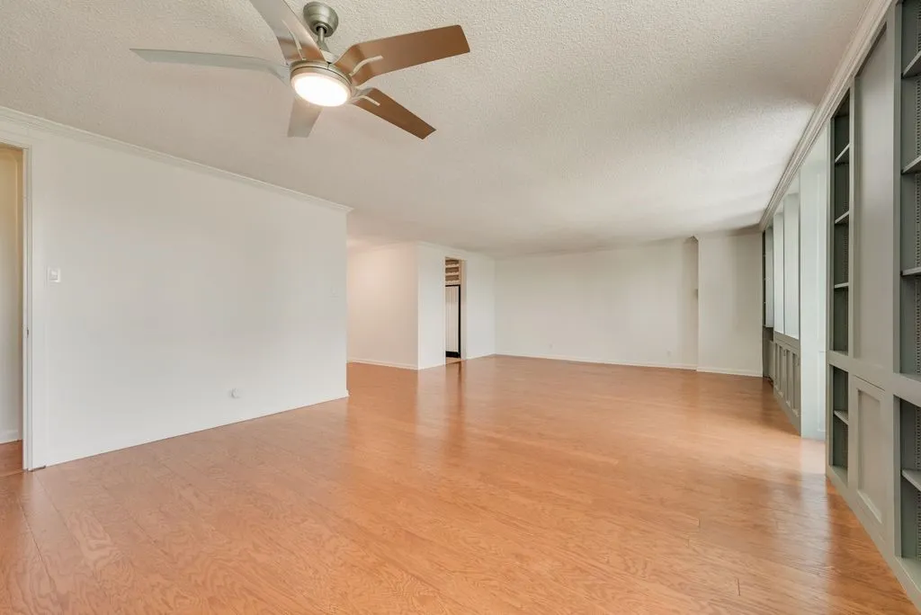 Condominium For Sale in Dallas County , 3883 Turtle Creek Boulevard 2014, Dallas, Texas 75219, 2 Bedroom, 2 Bathroom, 2 Garage spaces, 1,287 Sqft, built in 1963, Preowned, mls#21203792, Real Estate Agent in Dallas, Homes For Sale in Dallas county, Homes For Sale in Dallas, Realtor in Dallas Texas, Real Estate Brokerage Independent Realty Texas, Luminita Cordes Realtor