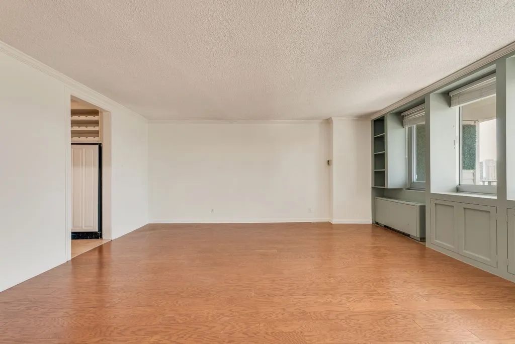 Condominium For Sale in Dallas County , 3883 Turtle Creek Boulevard 2014, Dallas, Texas 75219, 2 Bedroom, 2 Bathroom, 2 Garage spaces, 1,287 Sqft, built in 1963, Preowned, mls#21203792, Real Estate Agent in Dallas, Homes For Sale in Dallas county, Homes For Sale in Dallas, Realtor in Dallas Texas, Real Estate Brokerage Independent Realty Texas, Luminita Cordes Realtor