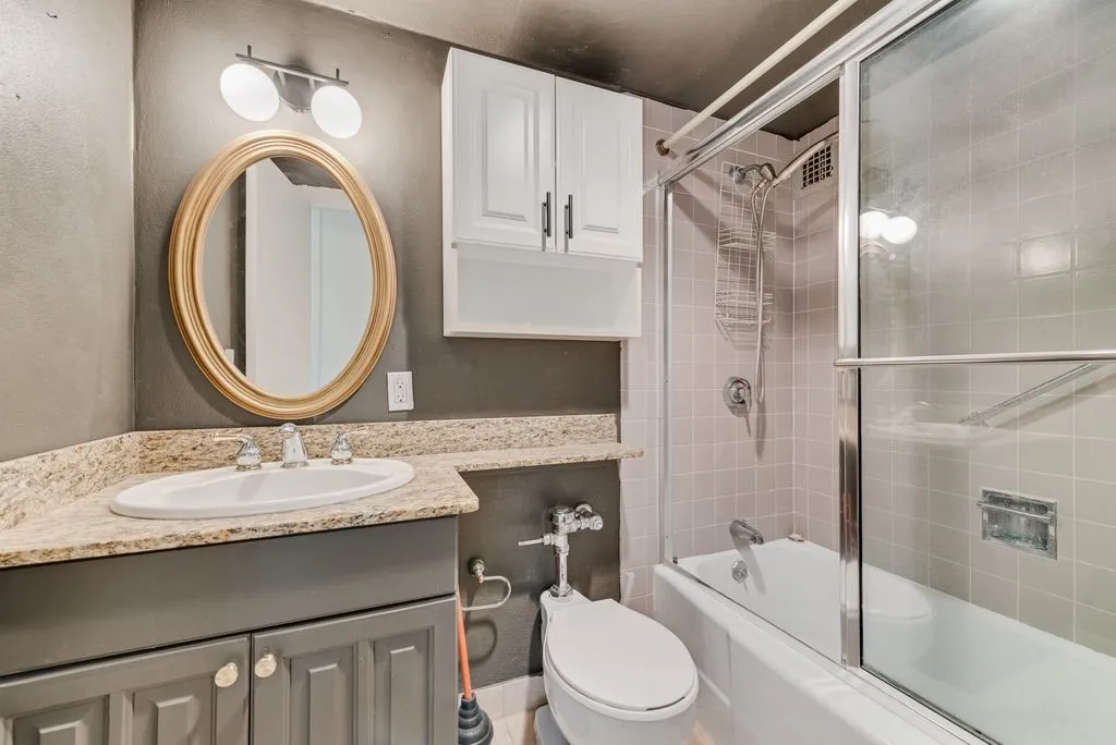 Condominium For Sale in Dallas County , 3883 Turtle Creek Boulevard 2014, Dallas, Texas 75219, 2 Bedroom, 2 Bathroom, 2 Garage spaces, 1,287 Sqft, built in 1963, Preowned, mls#21203792, Real Estate Agent in Dallas, Homes For Sale in Dallas county, Homes For Sale in Dallas, Realtor in Dallas Texas, Real Estate Brokerage Independent Realty Texas, Luminita Cordes Realtor