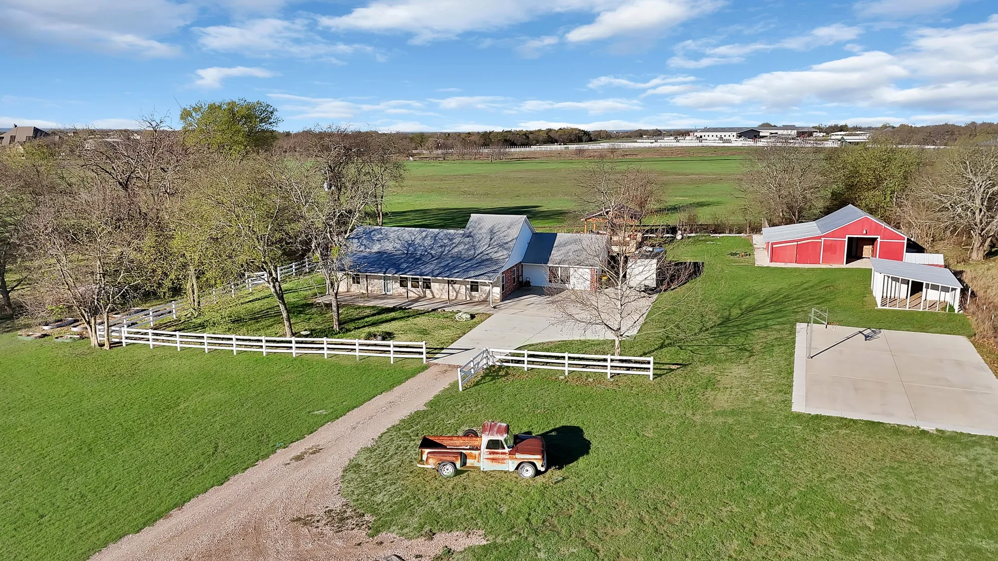 Single Family Residence For Sale in Ellis County , 109 Pioneer Court, Waxahachie, Texas 75167, 3 Bedroom, 3 Bathroom, Garage spaces, 2,208 Sqft, built in 1998, Preowned, mls#21200400, Real Estate Agent in Waxahachie, Homes For Sale in Ellis county, Homes For Sale in Waxahachie, Realtor in Waxahachie Texas, Real Estate Brokerage Independent Realty Texas, Luminita Cordes Realtor