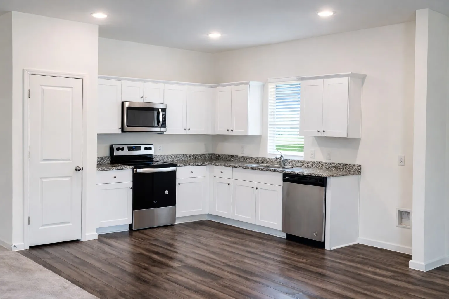 Single Family Residence For Sale in Tarrant County , 10312 Bridgetown Lane, Fort Worth, Texas 76036, 3 Bedroom, 2 Bathroom, 2 Garage spaces, 2,123 Sqft, built in 2022, mls#21206642, Real Estate Agent in Fort Worth, Homes For Sale in Tarrant county, Homes For Sale in Fort Worth, Realtor in Fort Worth Texas, Real Estate Brokerage Independent Realty Texas, Luminita Cordes Realtor