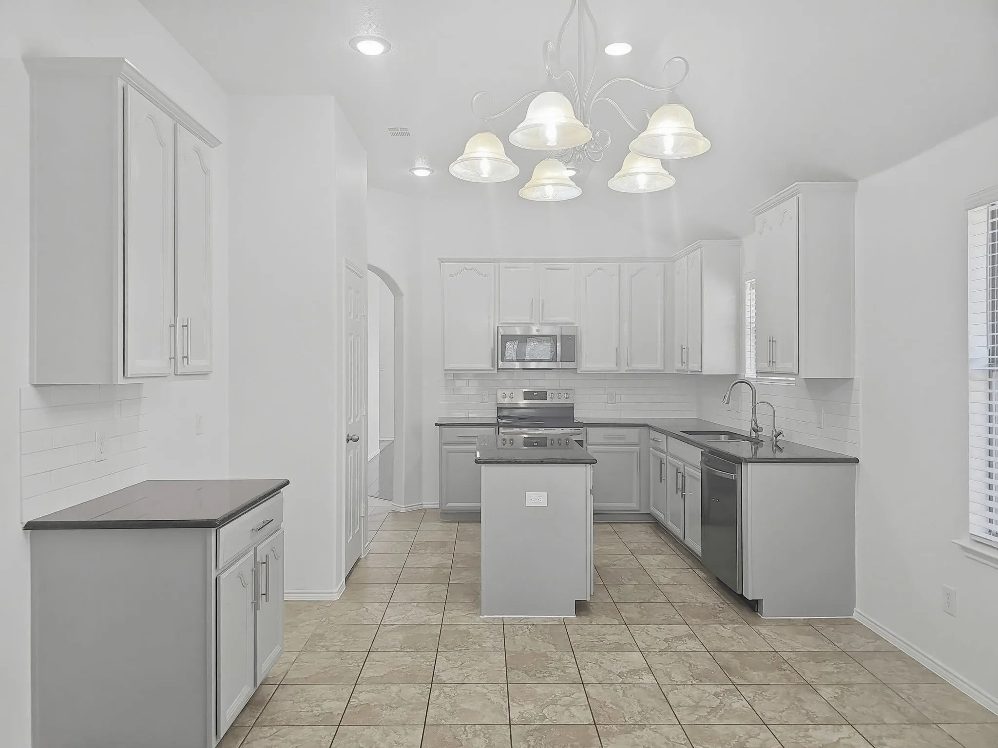 Single Family Residence For Sale in Denton County , 3321 Capetown Drive, Denton, Texas 76208, 4 Bedroom, 2 Bathroom, 2 Garage spaces, 2,161 Sqft, built in 2010, Preowned, mls#21200050, Real Estate Agent in Denton, Homes For Sale in Denton county, Homes For Sale in Denton, Realtor in Denton Texas, Real Estate Brokerage Independent Realty Texas, Luminita Cordes Realtor