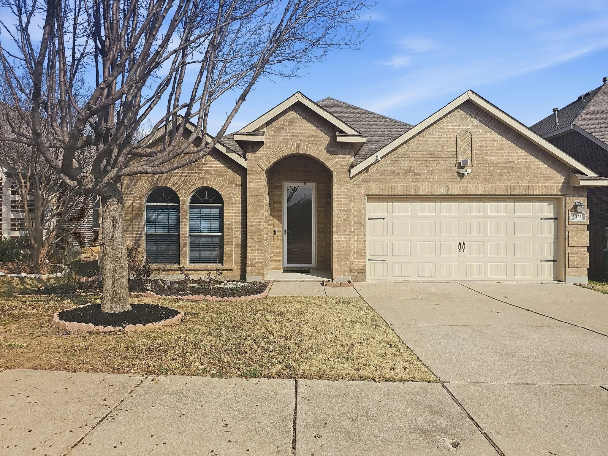 Single Family Residence For Sale in Denton County , 3321 Capetown Drive, Denton, Texas 76208, 4 Bedroom, 2 Bathroom, 2 Garage spaces, 2,161 Sqft, built in 2010, Preowned, mls#21200050, Real Estate Agent in Denton, Homes For Sale in Denton county, Homes For Sale in Denton, Realtor in Denton Texas, Real Estate Brokerage Independent Realty Texas, Luminita Cordes Realtor