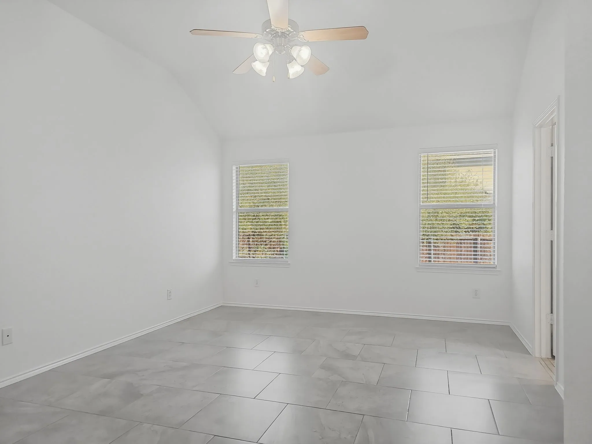 Single Family Residence For Sale in Denton County , 3321 Capetown Drive, Denton, Texas 76208, 4 Bedroom, 2 Bathroom, 2 Garage spaces, 2,161 Sqft, built in 2010, Preowned, mls#21200050, Real Estate Agent in Denton, Homes For Sale in Denton county, Homes For Sale in Denton, Realtor in Denton Texas, Real Estate Brokerage Independent Realty Texas, Luminita Cordes Realtor