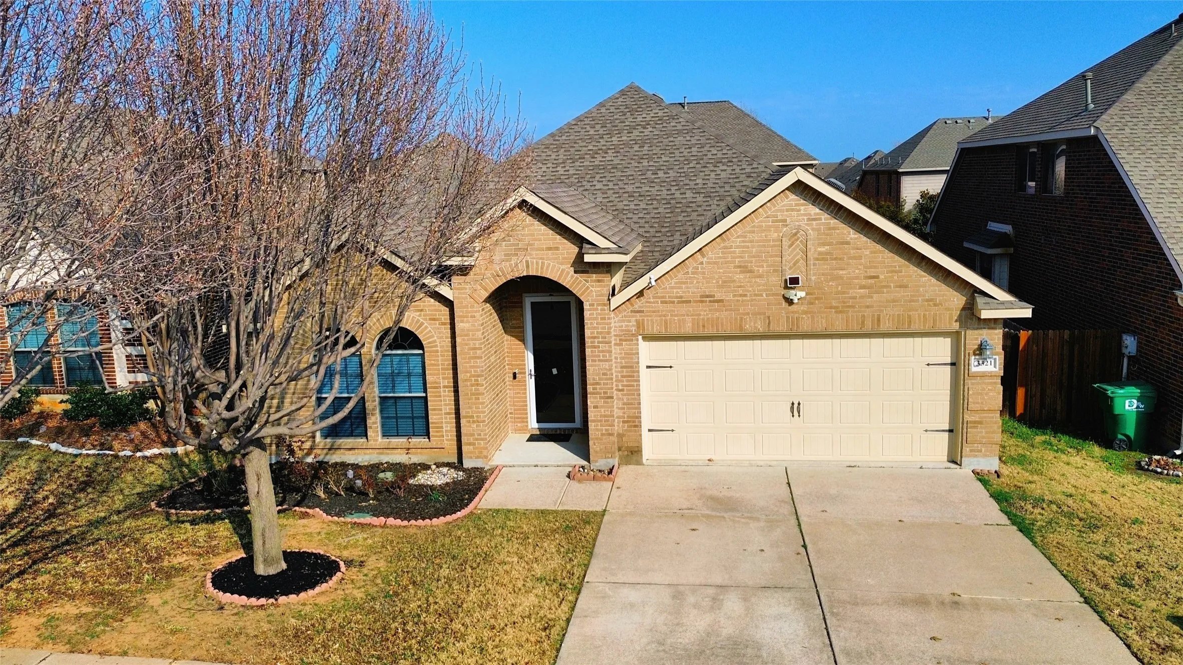 Single Family Residence For Sale in Denton County , 3321 Capetown Drive, Denton, Texas 76208, 4 Bedroom, 2 Bathroom, 2 Garage spaces, 2,161 Sqft, built in 2010, Preowned, mls#21200050, Real Estate Agent in Denton, Homes For Sale in Denton county, Homes For Sale in Denton, Realtor in Denton Texas, Real Estate Brokerage Independent Realty Texas, Luminita Cordes Realtor