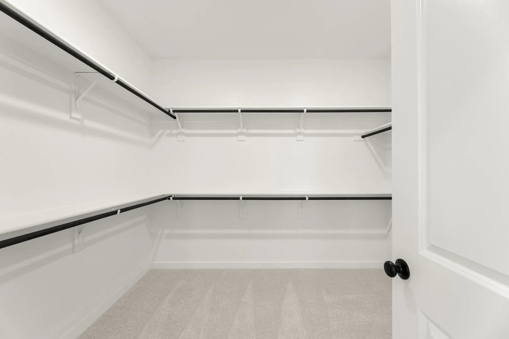 16. 1907 Boston - Closet