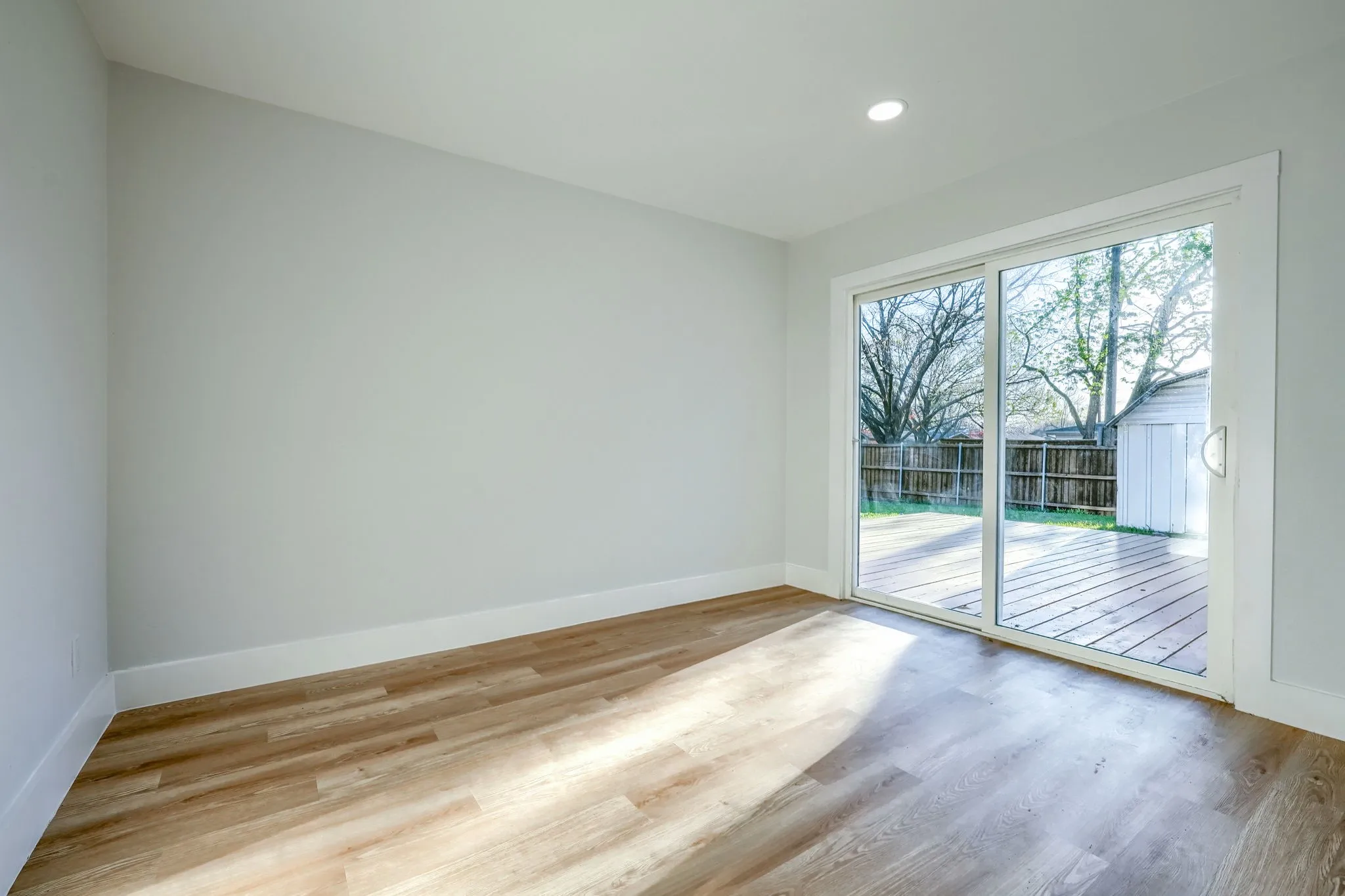 Single Family Residence For Sale in Dallas County , 3525 Courtdale Drive, Farmers Branch, Texas 75234, 4 Bedroom, 3 Bathroom, 2 Garage spaces, 2,575 Sqft, built in 1965, mls#21205562, Real Estate Agent in Farmers Branch, Homes For Sale in Dallas county, Homes For Sale in Farmers Branch, Realtor in Farmers Branch Texas, Real Estate Brokerage Independent Realty Texas, Luminita Cordes Realtor
