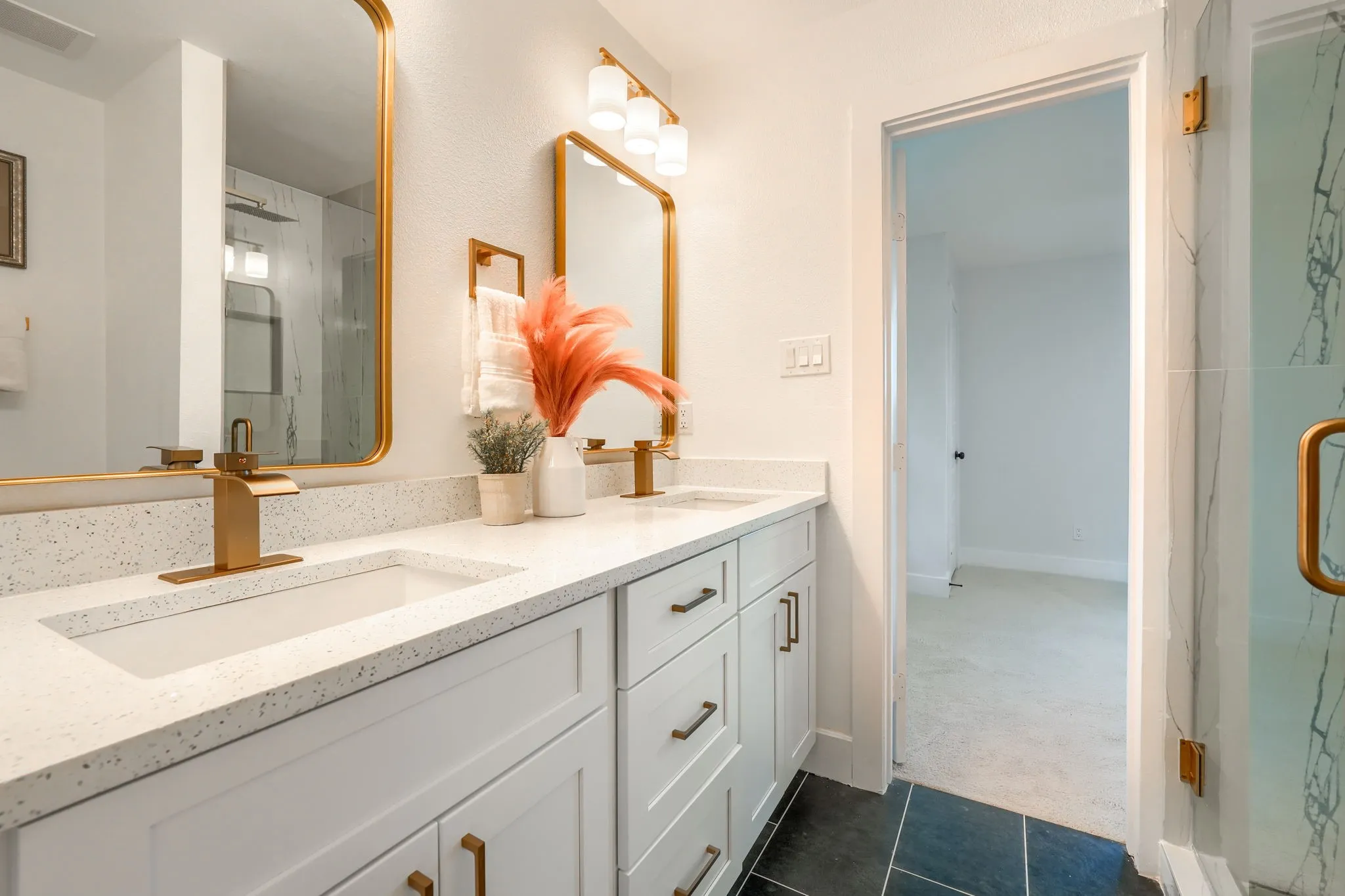 Single Family Residence For Sale in Dallas County , 3525 Courtdale Drive, Farmers Branch, Texas 75234, 4 Bedroom, 3 Bathroom, 2 Garage spaces, 2,575 Sqft, built in 1965, mls#21205562, Real Estate Agent in Farmers Branch, Homes For Sale in Dallas county, Homes For Sale in Farmers Branch, Realtor in Farmers Branch Texas, Real Estate Brokerage Independent Realty Texas, Luminita Cordes Realtor