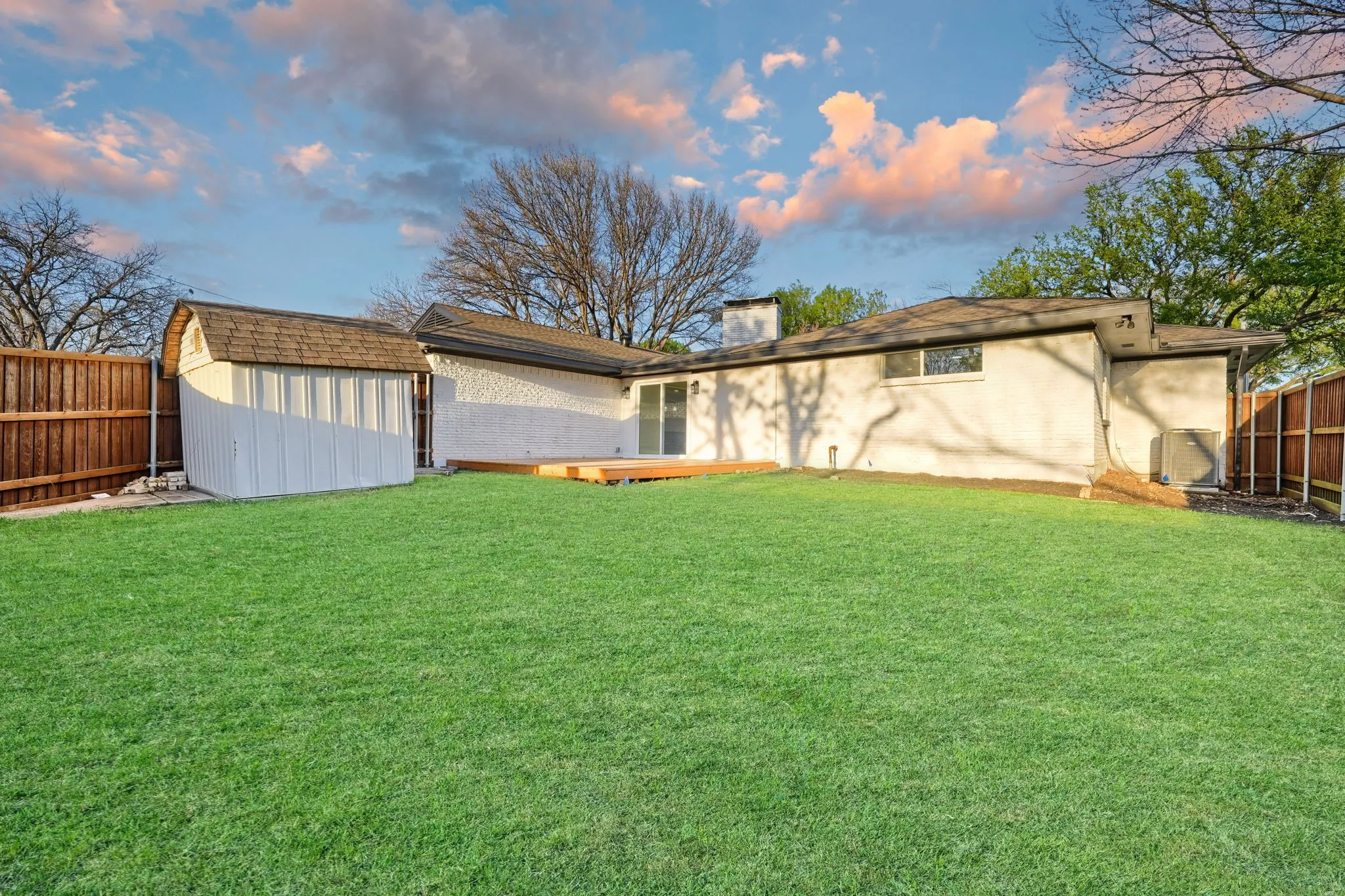 Single Family Residence For Sale in Dallas County , 3525 Courtdale Drive, Farmers Branch, Texas 75234, 4 Bedroom, 3 Bathroom, 2 Garage spaces, 2,575 Sqft, built in 1965, mls#21205562, Real Estate Agent in Farmers Branch, Homes For Sale in Dallas county, Homes For Sale in Farmers Branch, Realtor in Farmers Branch Texas, Real Estate Brokerage Independent Realty Texas, Luminita Cordes Realtor