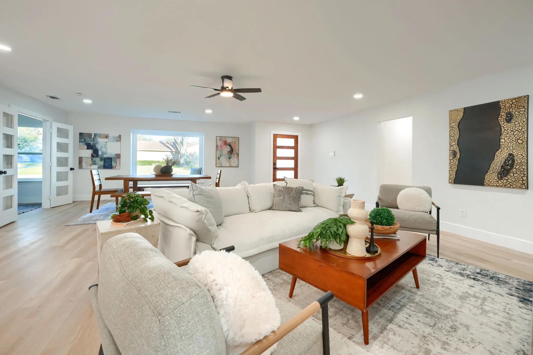 Single Family Residence For Sale in Dallas County , 3525 Courtdale Drive, Farmers Branch, Texas 75234, 4 Bedroom, 3 Bathroom, 2 Garage spaces, 2,575 Sqft, built in 1965, mls#21205562, Real Estate Agent in Farmers Branch, Homes For Sale in Dallas county, Homes For Sale in Farmers Branch, Realtor in Farmers Branch Texas, Real Estate Brokerage Independent Realty Texas, Luminita Cordes Realtor