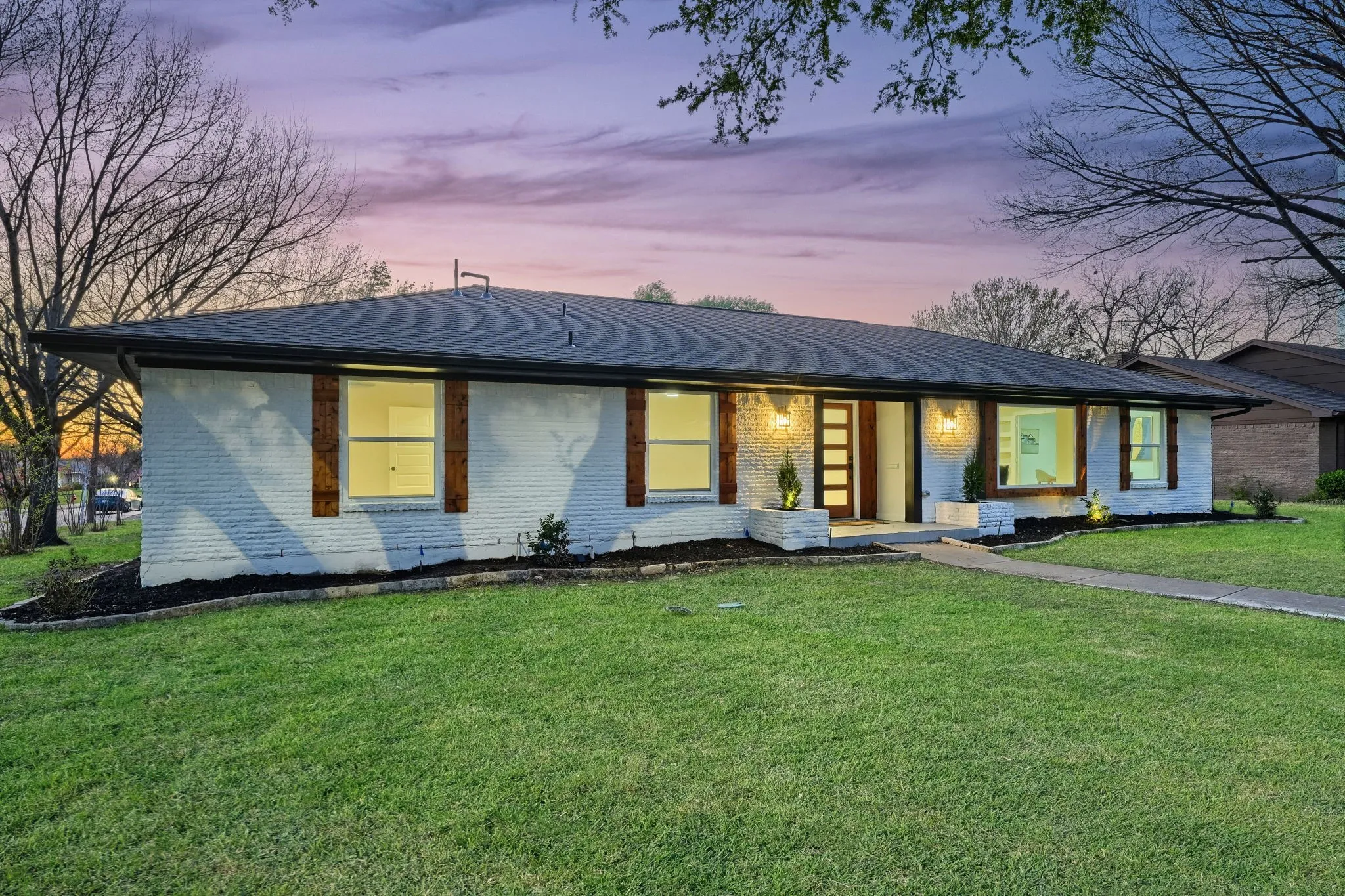Single Family Residence For Sale in Dallas County , 3525 Courtdale Drive, Farmers Branch, Texas 75234, 4 Bedroom, 3 Bathroom, 2 Garage spaces, 2,575 Sqft, built in 1965, mls#21205562, Real Estate Agent in Farmers Branch, Homes For Sale in Dallas county, Homes For Sale in Farmers Branch, Realtor in Farmers Branch Texas, Real Estate Brokerage Independent Realty Texas, Luminita Cordes Realtor