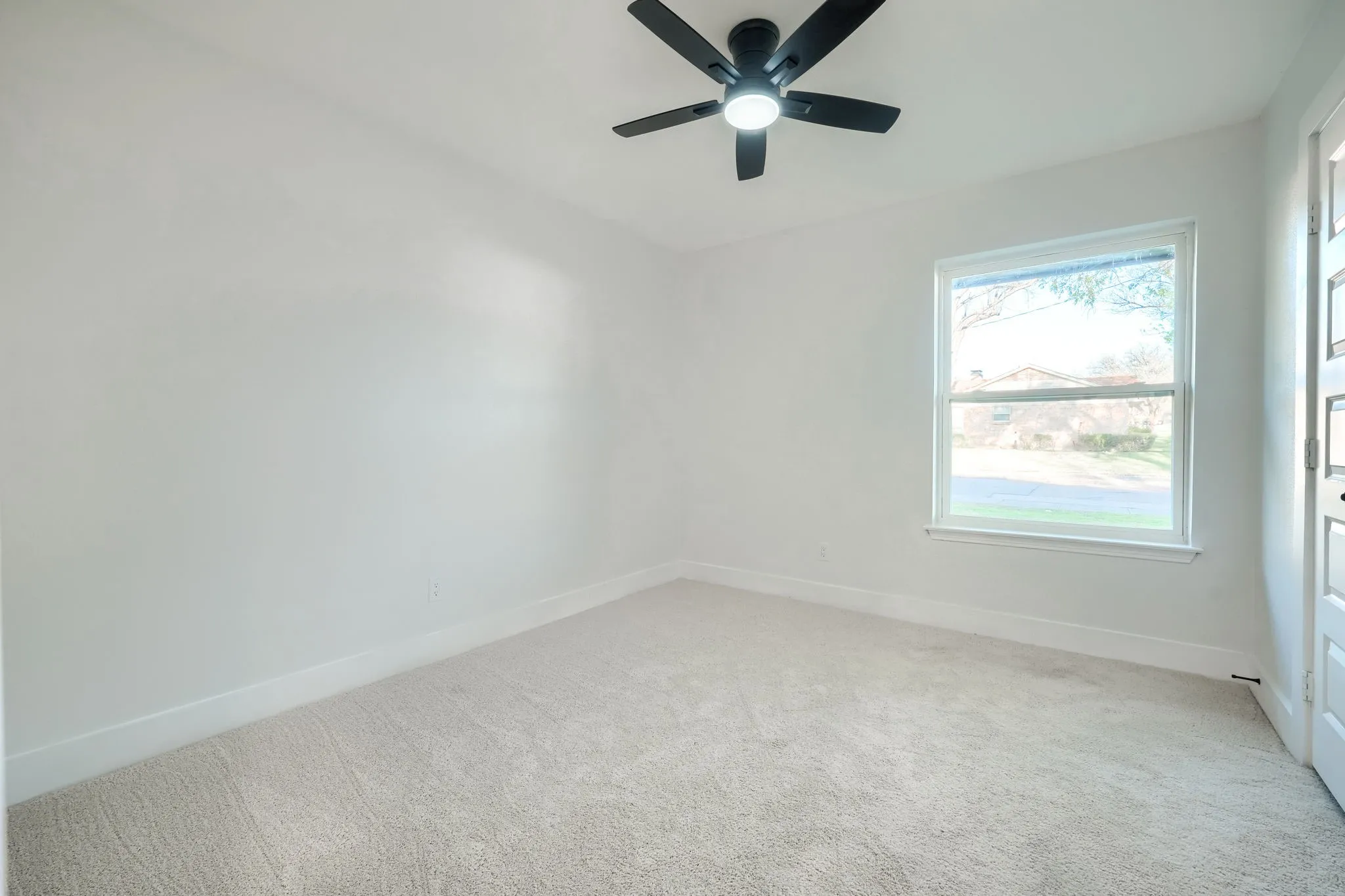 Single Family Residence For Sale in Dallas County , 3525 Courtdale Drive, Farmers Branch, Texas 75234, 4 Bedroom, 3 Bathroom, 2 Garage spaces, 2,575 Sqft, built in 1965, mls#21205562, Real Estate Agent in Farmers Branch, Homes For Sale in Dallas county, Homes For Sale in Farmers Branch, Realtor in Farmers Branch Texas, Real Estate Brokerage Independent Realty Texas, Luminita Cordes Realtor