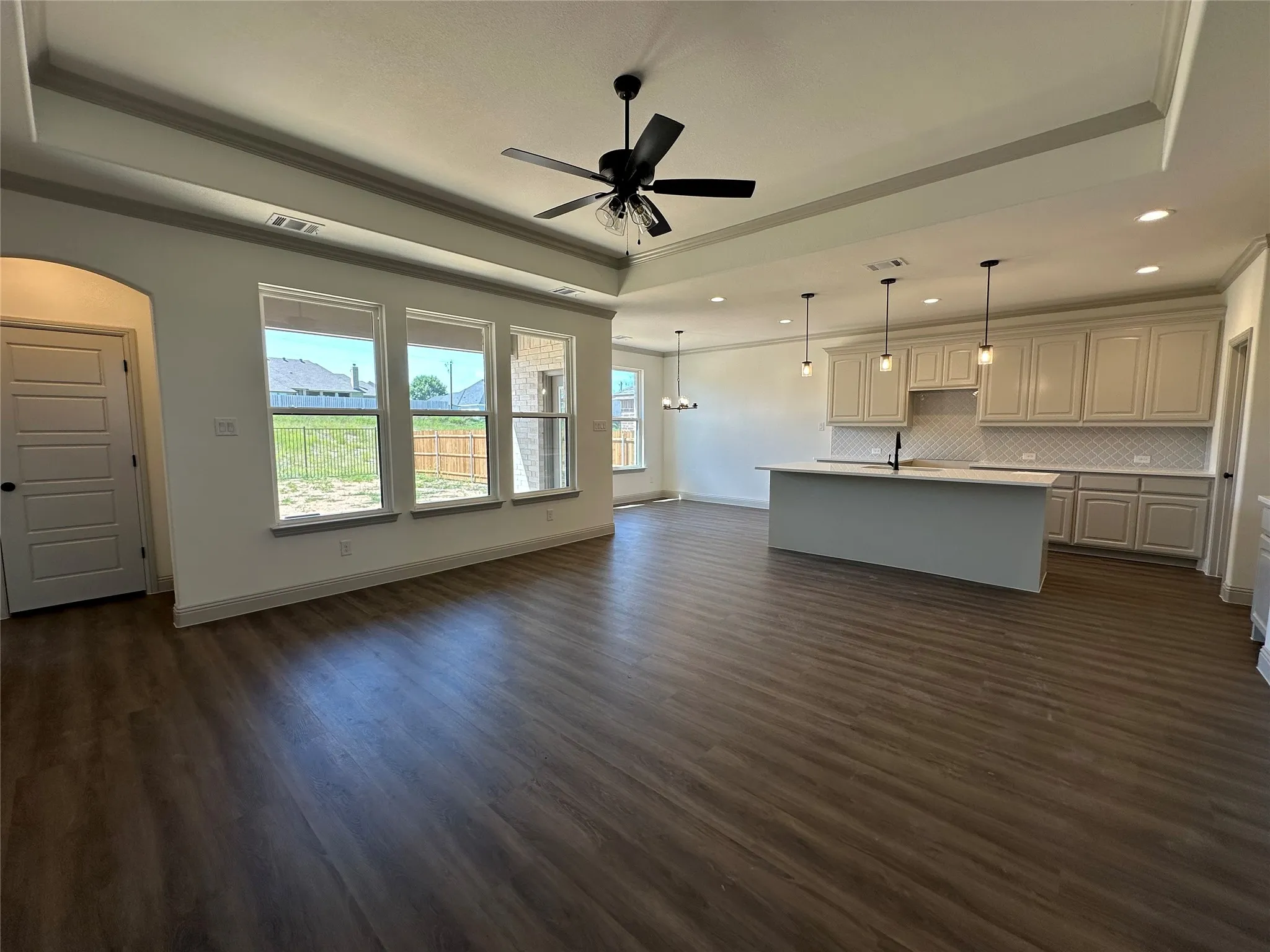 Single Family Residence For Sale in Johnson County , 2007 Belle Lagos Lane, Cleburne, Texas 76033, 4 Bedroom, 2 Bathroom, 2 Garage spaces, 1,899 Sqft, built in 2026, New Construction - Incomplete, mls#21208074, Real Estate Agent in Cleburne, Homes For Sale in Johnson county, Homes For Sale in Cleburne, Realtor in Cleburne Texas, Real Estate Brokerage Independent Realty Texas, Luminita Cordes Realtor