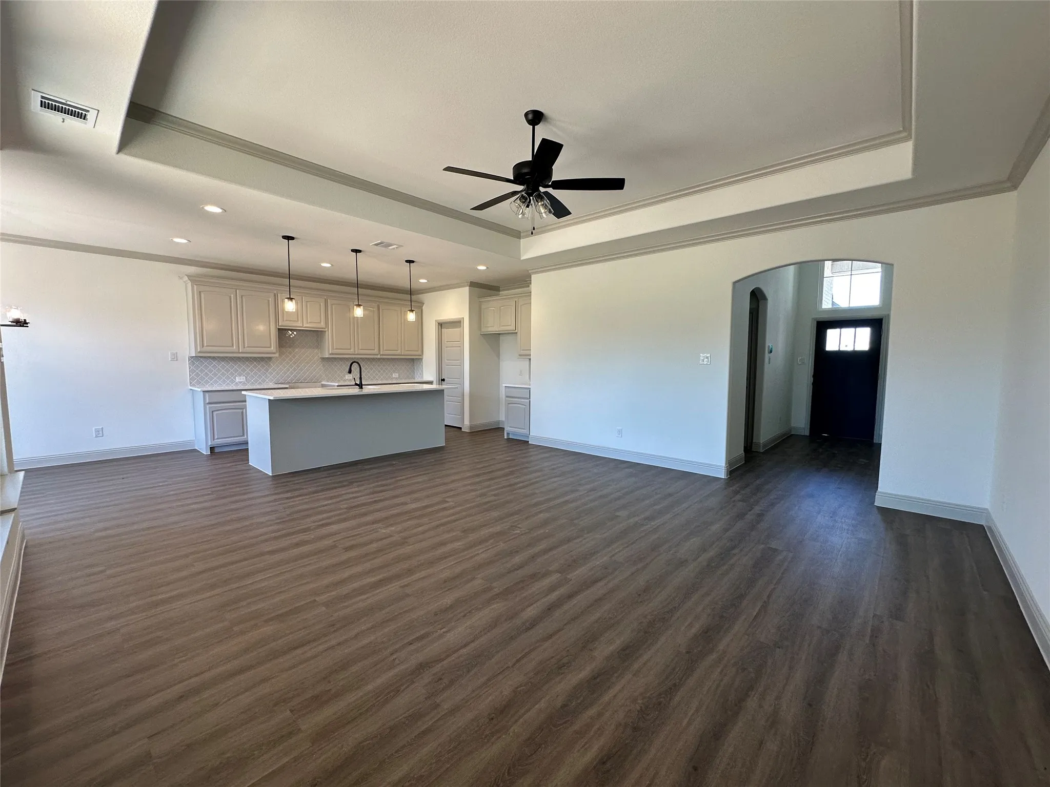 Single Family Residence For Sale in Johnson County , 2007 Belle Lagos Lane, Cleburne, Texas 76033, 4 Bedroom, 2 Bathroom, 2 Garage spaces, 1,899 Sqft, built in 2026, New Construction - Incomplete, mls#21208074, Real Estate Agent in Cleburne, Homes For Sale in Johnson county, Homes For Sale in Cleburne, Realtor in Cleburne Texas, Real Estate Brokerage Independent Realty Texas, Luminita Cordes Realtor
