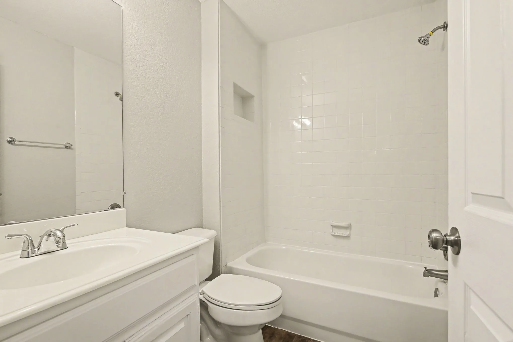 Single Family Residence For Sale in Tarrant County , 10101 Round Hill Road, Fort Worth, Texas 76131, 4 Bedroom, 5 Bathroom, Garage spaces, 3,630 Sqft, built in 1998, Preowned, mls#21208112, Real Estate Agent in Fort Worth, Homes For Sale in Tarrant county, Homes For Sale in Fort Worth, Realtor in Fort Worth Texas, Real Estate Brokerage Independent Realty Texas, Luminita Cordes Realtor