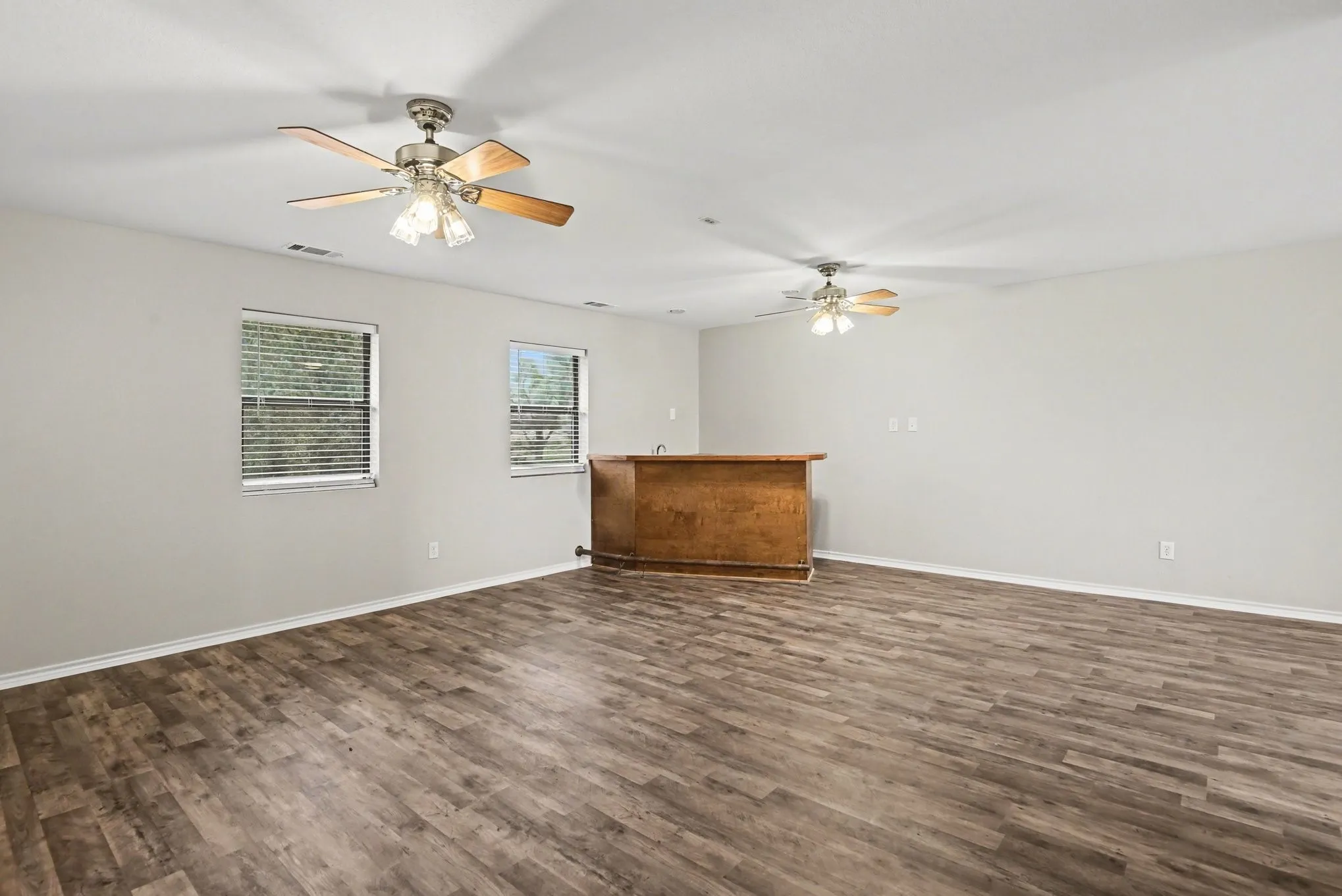 Single Family Residence For Sale in Tarrant County , 10101 Round Hill Road, Fort Worth, Texas 76131, 4 Bedroom, 5 Bathroom, Garage spaces, 3,630 Sqft, built in 1998, Preowned, mls#21208112, Real Estate Agent in Fort Worth, Homes For Sale in Tarrant county, Homes For Sale in Fort Worth, Realtor in Fort Worth Texas, Real Estate Brokerage Independent Realty Texas, Luminita Cordes Realtor