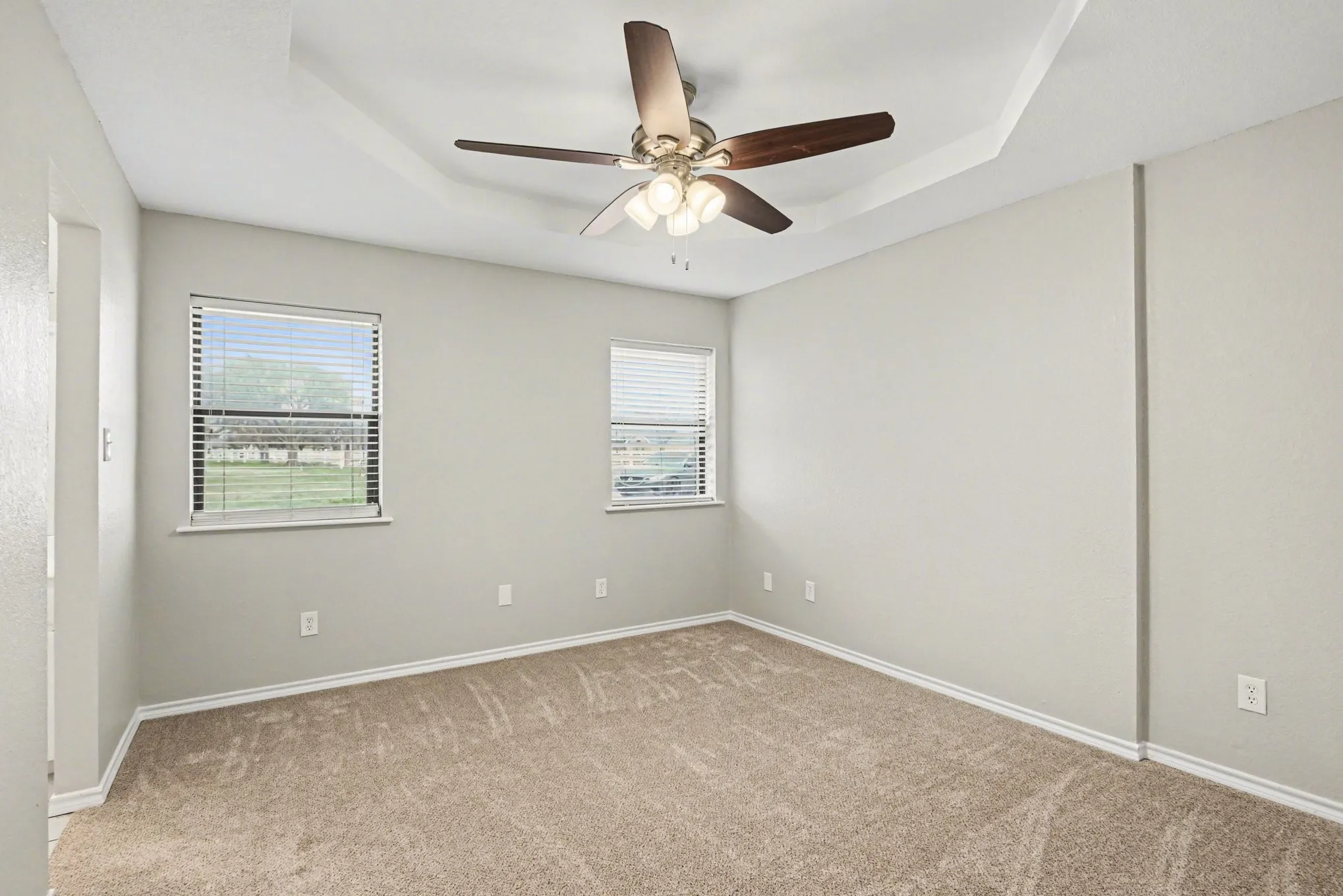 Single Family Residence For Sale in Tarrant County , 10101 Round Hill Road, Fort Worth, Texas 76131, 4 Bedroom, 5 Bathroom, Garage spaces, 3,630 Sqft, built in 1998, Preowned, mls#21208112, Real Estate Agent in Fort Worth, Homes For Sale in Tarrant county, Homes For Sale in Fort Worth, Realtor in Fort Worth Texas, Real Estate Brokerage Independent Realty Texas, Luminita Cordes Realtor