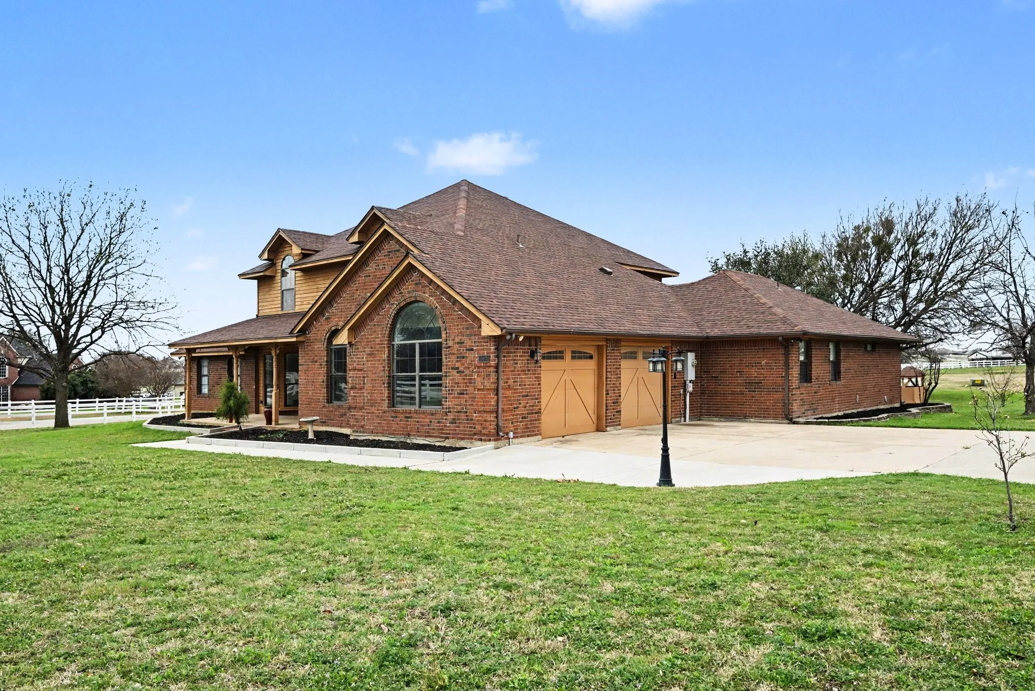 Single Family Residence For Sale in Tarrant County , 10101 Round Hill Road, Fort Worth, Texas 76131, 4 Bedroom, 5 Bathroom, Garage spaces, 3,630 Sqft, built in 1998, Preowned, mls#21208112, Real Estate Agent in Fort Worth, Homes For Sale in Tarrant county, Homes For Sale in Fort Worth, Realtor in Fort Worth Texas, Real Estate Brokerage Independent Realty Texas, Luminita Cordes Realtor