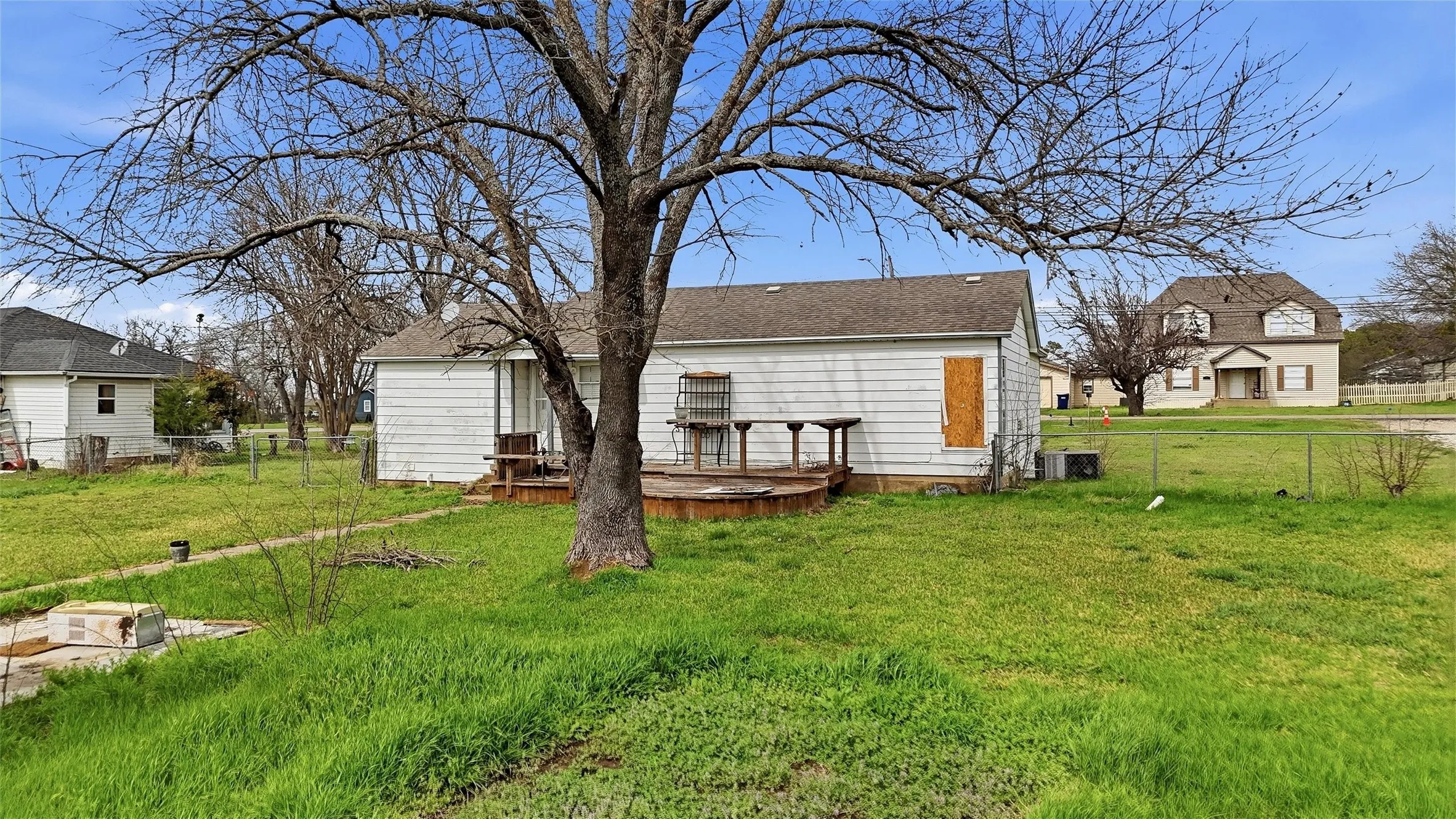 Improved Land For Sale in Grayson County , 111 E Main Street, Gunter, Texas 75058, 0, 0, Garage spaces, 0 Sqft, built in 1950, mls#21204986, Real Estate Agent in Gunter, Homes For Sale in Grayson county, Homes For Sale in Gunter, Realtor in Gunter Texas, Real Estate Brokerage Independent Realty Texas, Luminita Cordes Realtor