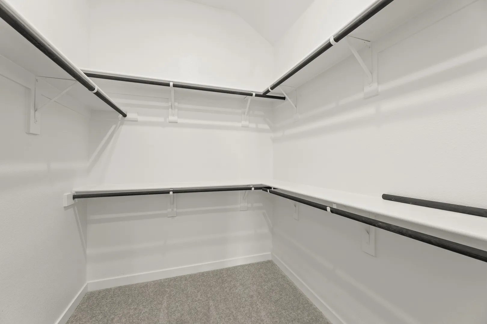 24. 1903 Boston - Closet