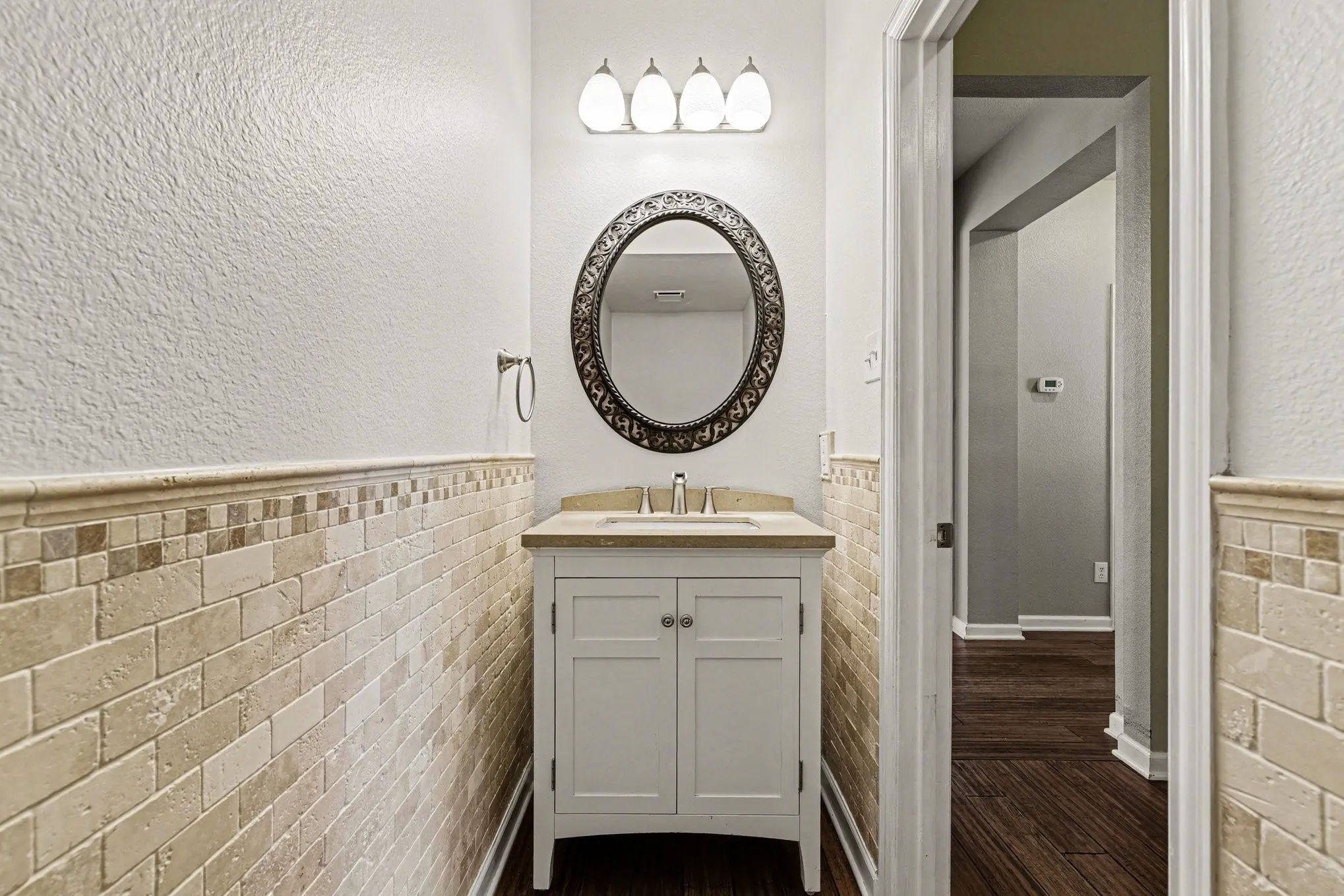 Single Family Residence For Sale in Denton County , 2109 Glen Manor Road, Corinth, Texas 76208, 5 Bedroom, 5 Bathroom, 3 Garage spaces, 4,261 Sqft, built in 2005, Preowned, mls#21208111, Real Estate Agent in Corinth, Homes For Sale in Denton county, Homes For Sale in Corinth, Realtor in Corinth Texas, Real Estate Brokerage Independent Realty Texas, Luminita Cordes Realtor
