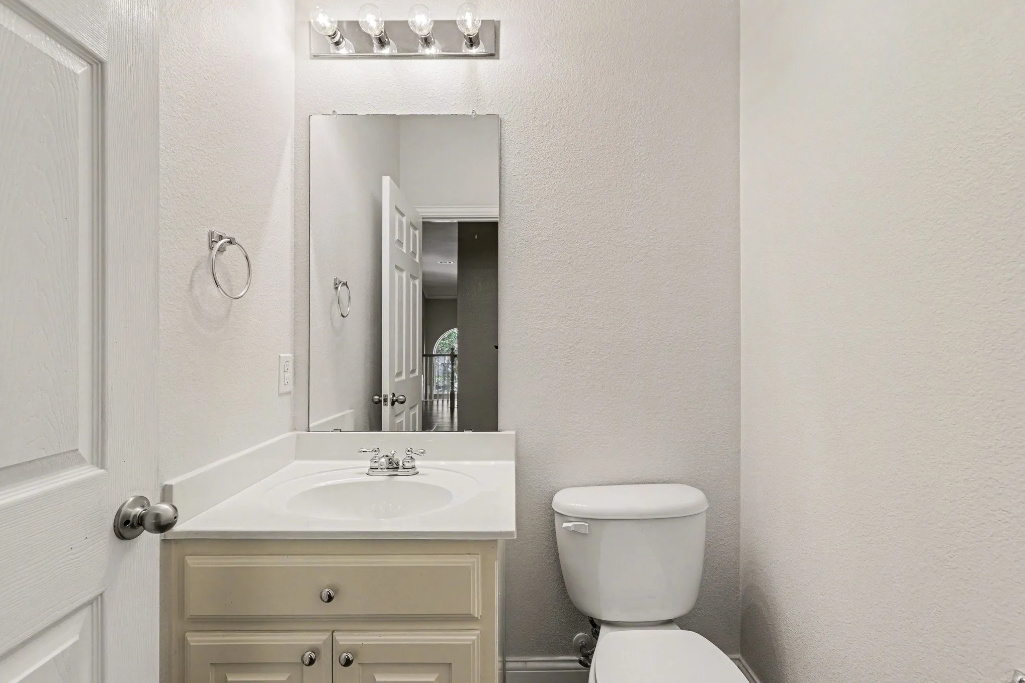 Single Family Residence For Sale in Denton County , 2109 Glen Manor Road, Corinth, Texas 76208, 5 Bedroom, 5 Bathroom, 3 Garage spaces, 4,261 Sqft, built in 2005, Preowned, mls#21208111, Real Estate Agent in Corinth, Homes For Sale in Denton county, Homes For Sale in Corinth, Realtor in Corinth Texas, Real Estate Brokerage Independent Realty Texas, Luminita Cordes Realtor