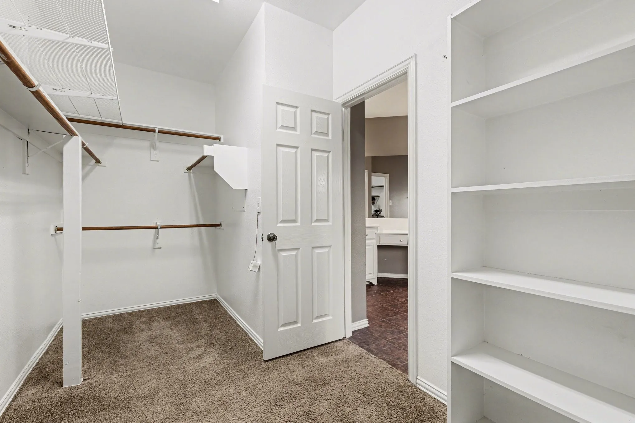 Single Family Residence For Sale in Denton County , 2109 Glen Manor Road, Corinth, Texas 76208, 5 Bedroom, 5 Bathroom, 3 Garage spaces, 4,261 Sqft, built in 2005, Preowned, mls#21208111, Real Estate Agent in Corinth, Homes For Sale in Denton county, Homes For Sale in Corinth, Realtor in Corinth Texas, Real Estate Brokerage Independent Realty Texas, Luminita Cordes Realtor