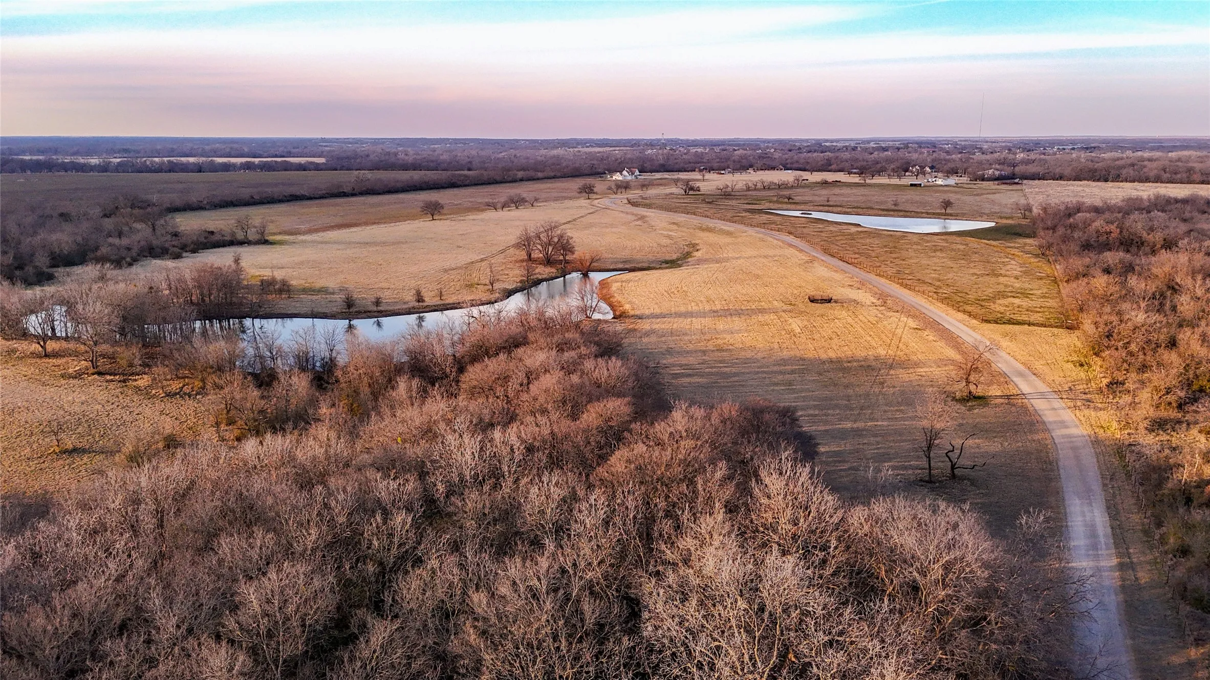 Farm For Sale in Denton County , 5165 Hartlee Field Road, Denton, Texas 76208, 4 Bedrooms, 5 Bathrooms, 4 Garage spaces, 5,621 Sqft, built in 2022, Price $16,500,000, mls#21208110, Real Estate Agent in Denton, Homes For Sale in Denton county, Homes For Sale in Denton, Realtor in Denton Texas, Real Estate Brokerage Independent Realty Texas, Luminita Cordes Realtor
