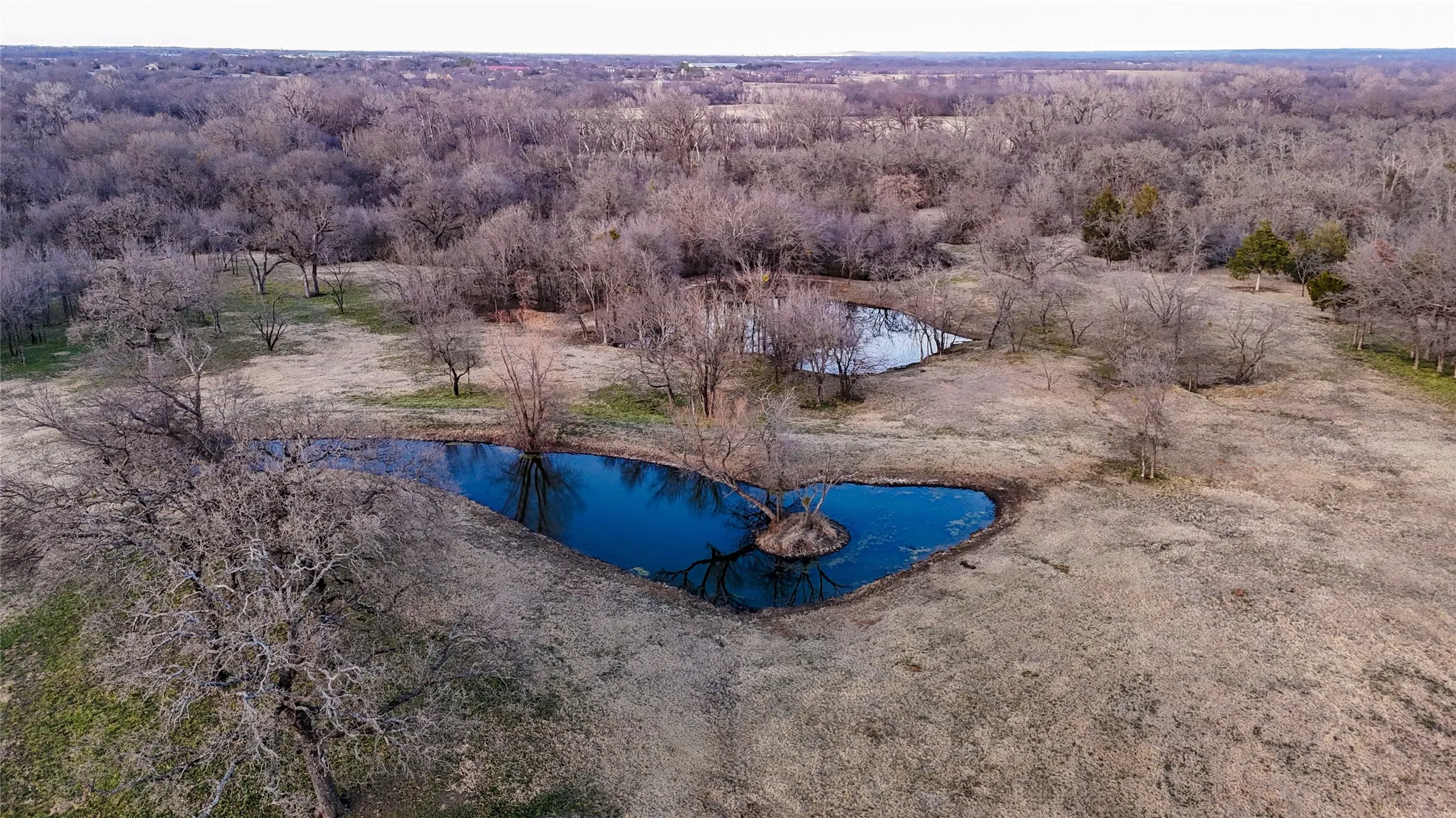 Farm For Sale in Denton County , 5165 Hartlee Field Road, Denton, Texas 76208, 4 Bedrooms, 5 Bathrooms, 4 Garage spaces, 5,621 Sqft, built in 2022, Price $16,500,000, mls#21208110, Real Estate Agent in Denton, Homes For Sale in Denton county, Homes For Sale in Denton, Realtor in Denton Texas, Real Estate Brokerage Independent Realty Texas, Luminita Cordes Realtor