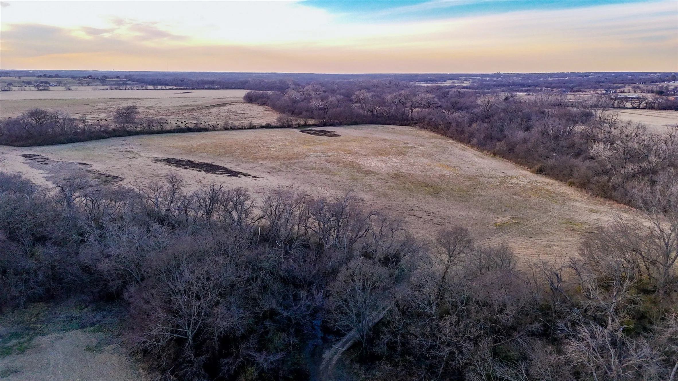 Farm For Sale in Denton County , 5165 Hartlee Field Road, Denton, Texas 76208, 4 Bedrooms, 5 Bathrooms, 4 Garage spaces, 5,621 Sqft, built in 2022, Price $16,500,000, mls#21208110, Real Estate Agent in Denton, Homes For Sale in Denton county, Homes For Sale in Denton, Realtor in Denton Texas, Real Estate Brokerage Independent Realty Texas, Luminita Cordes Realtor