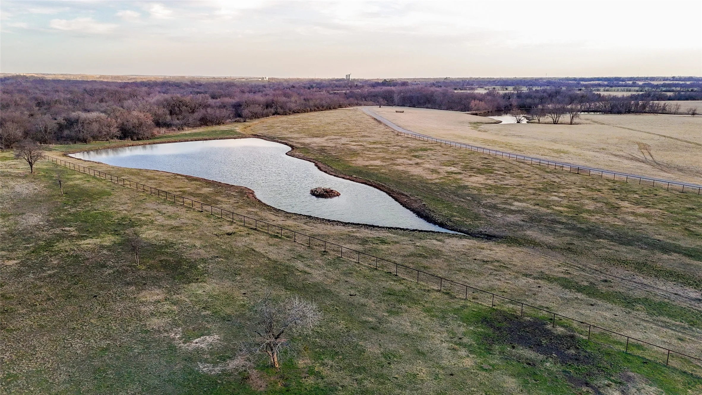 Farm For Sale in Denton County , 5165 Hartlee Field Road, Denton, Texas 76208, 4 Bedrooms, 5 Bathrooms, 4 Garage spaces, 5,621 Sqft, built in 2022, Price $16,500,000, mls#21208110, Real Estate Agent in Denton, Homes For Sale in Denton county, Homes For Sale in Denton, Realtor in Denton Texas, Real Estate Brokerage Independent Realty Texas, Luminita Cordes Realtor
